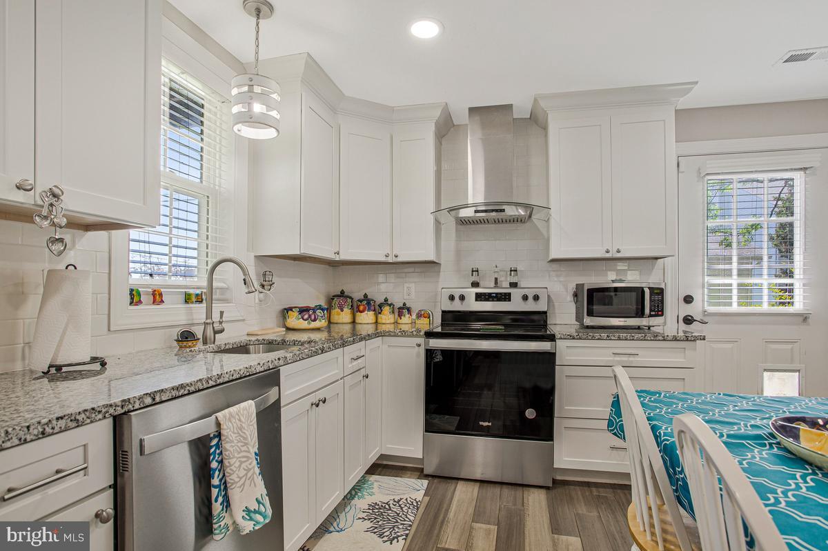 SNUG HARBOR - Residential