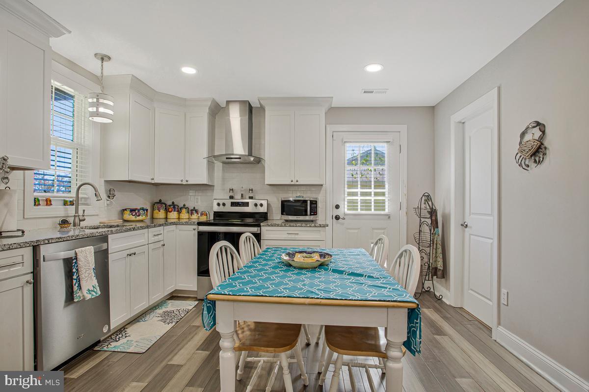 SNUG HARBOR - Residential