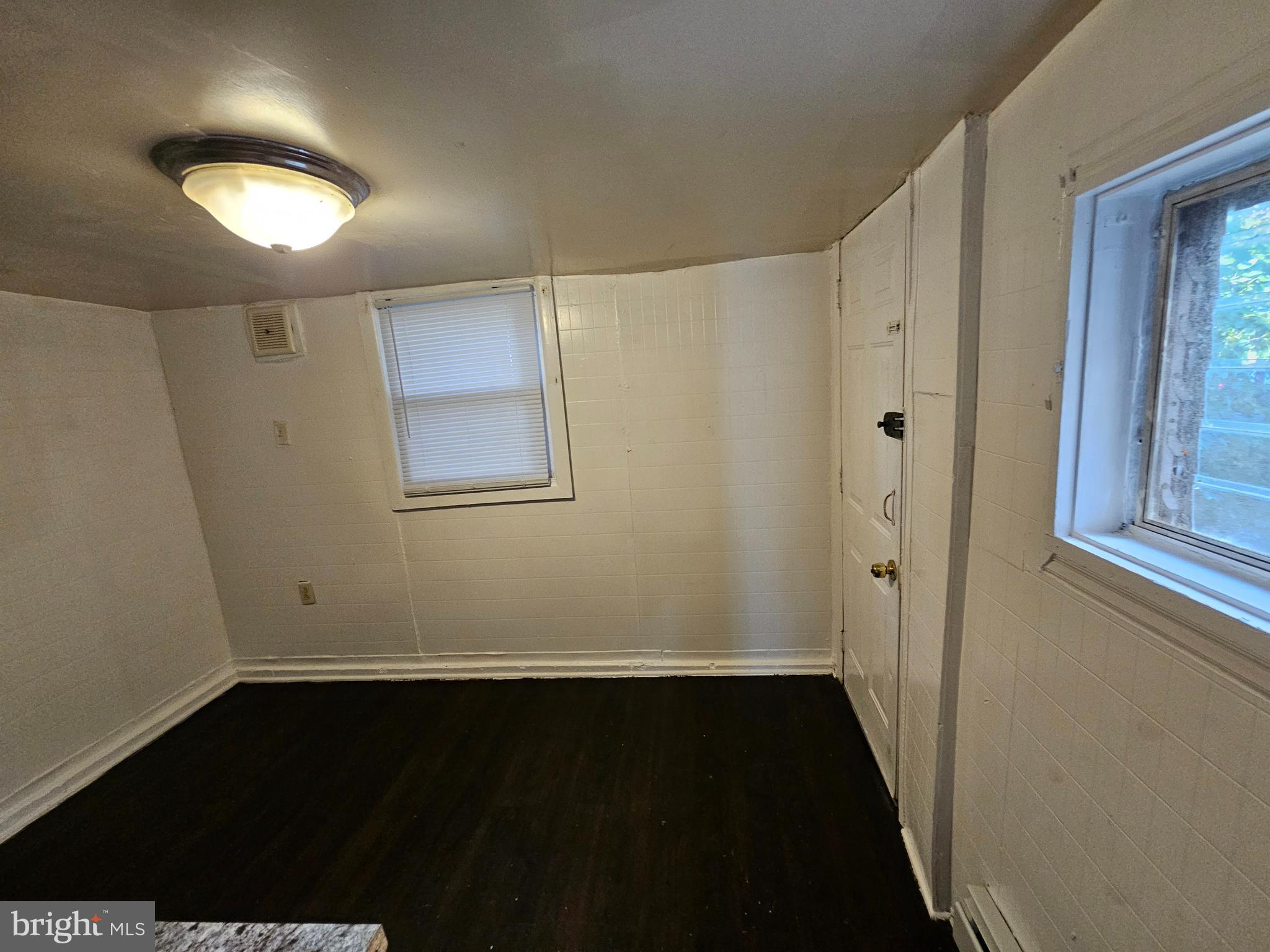 HUNTING PARK - Residential Lease