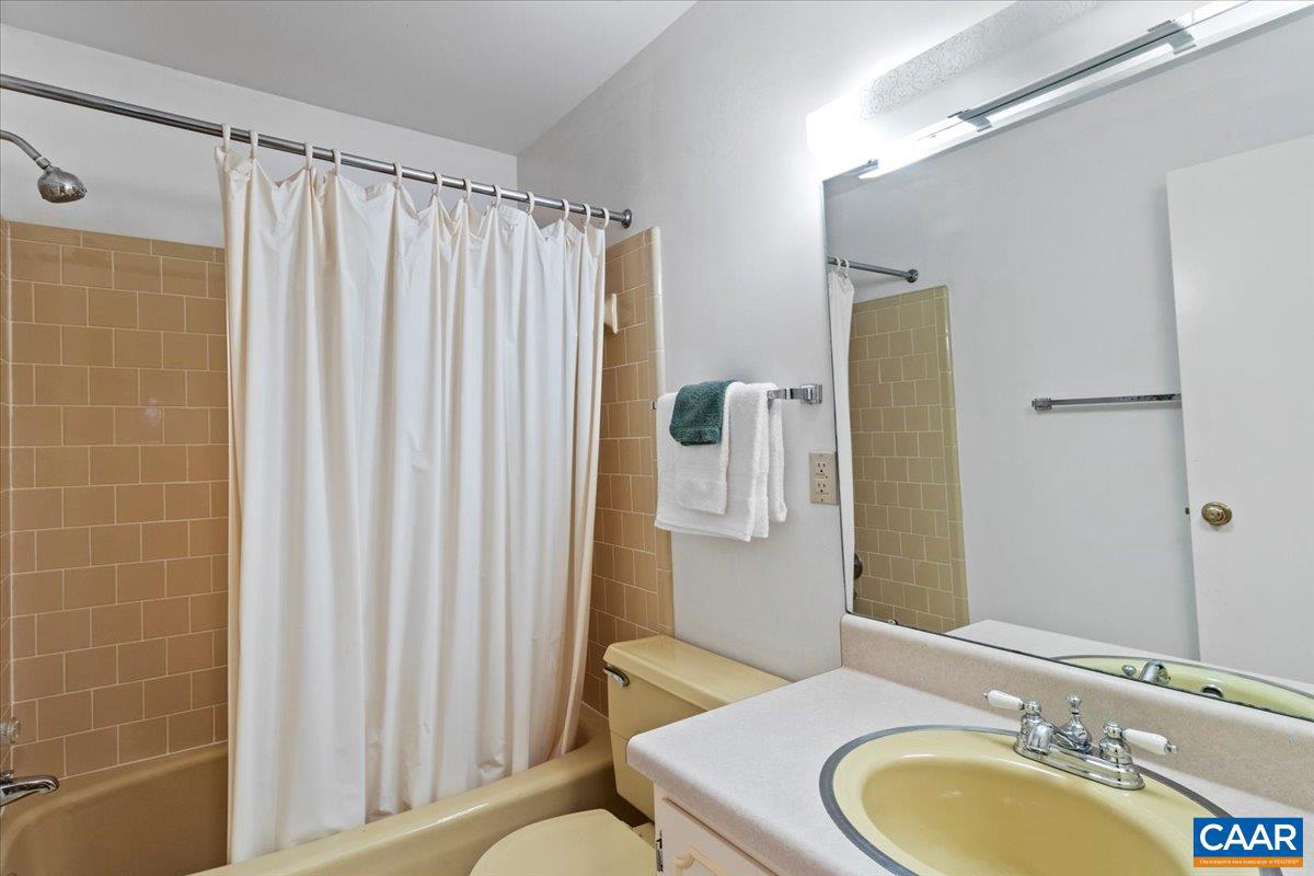 CANTERBURY HILLS - Residential