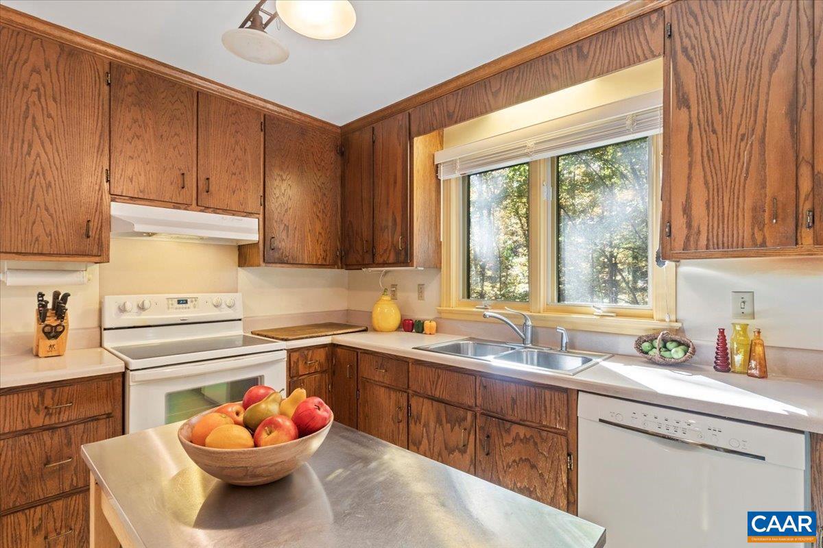 CANTERBURY HILLS - Residential