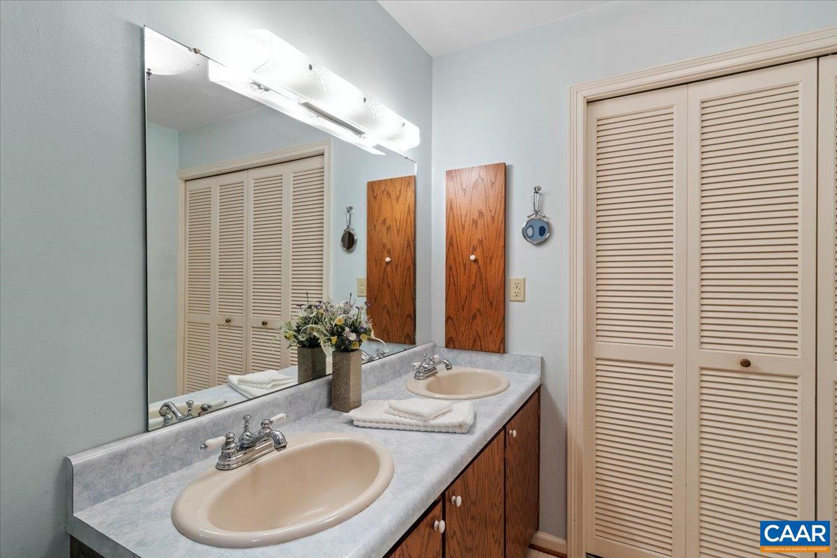 CANTERBURY HILLS - Residential