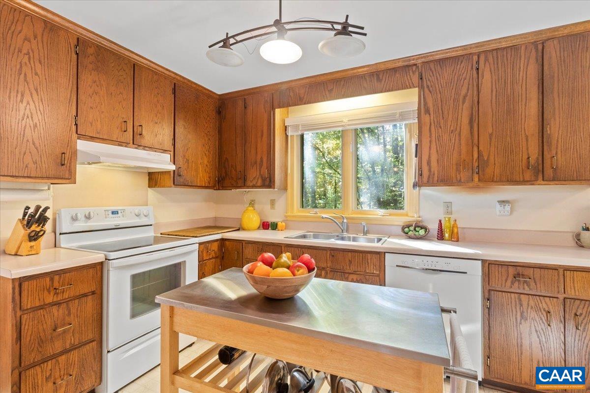 CANTERBURY HILLS - Residential