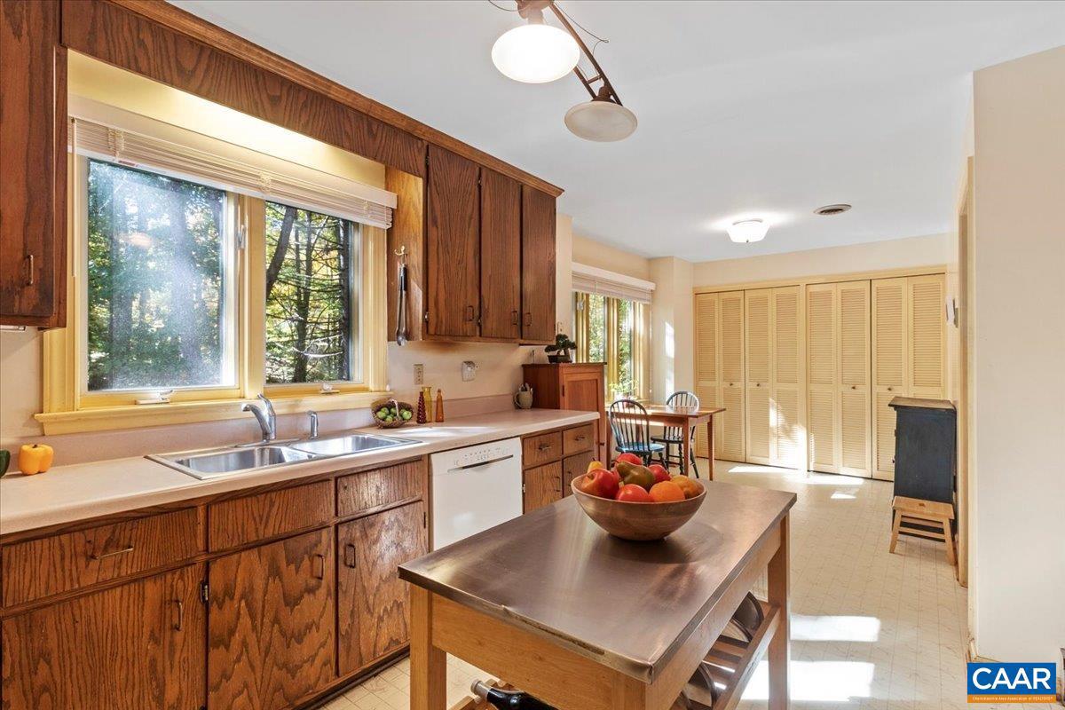 CANTERBURY HILLS - Residential