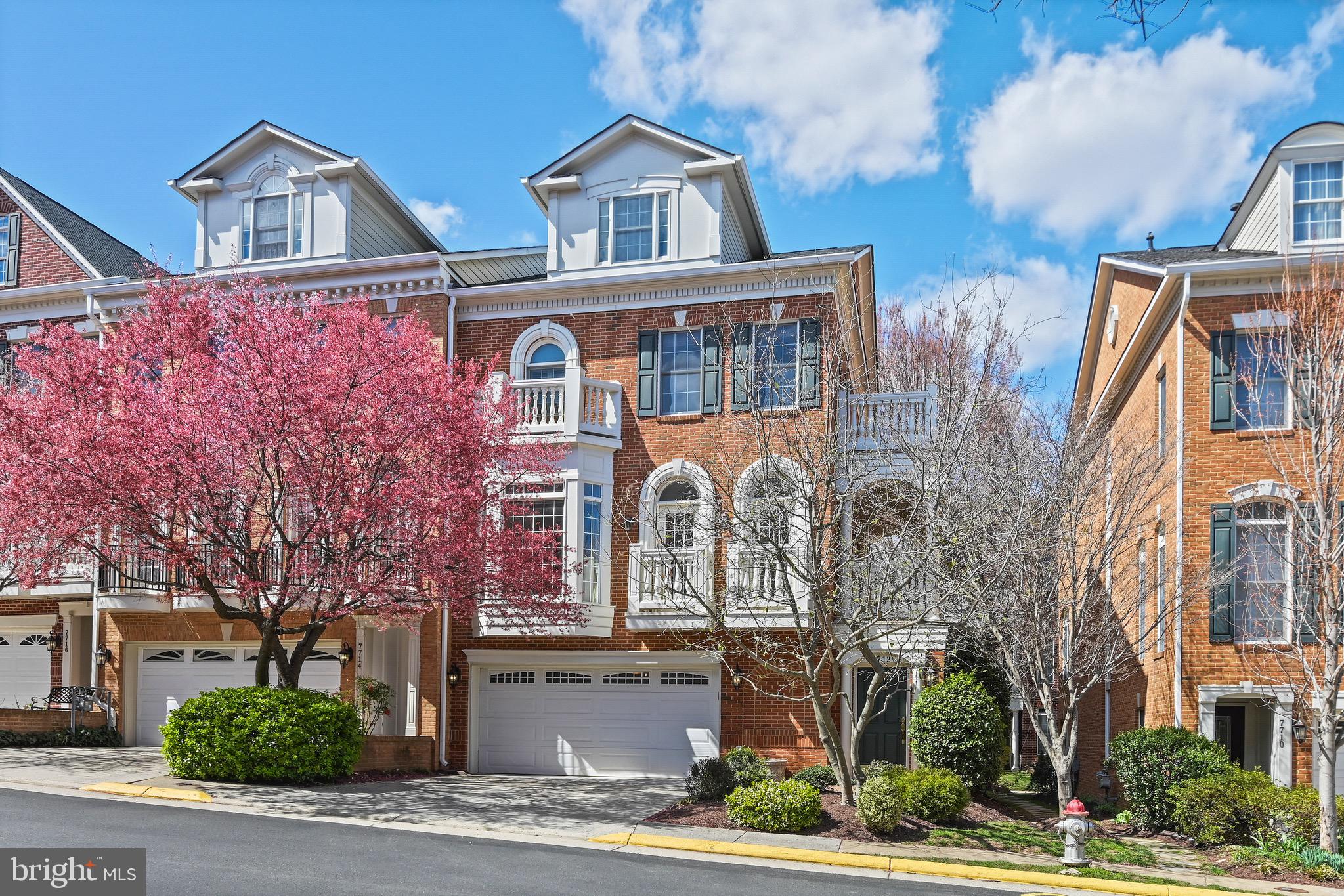 MCLEAN PLACE - Residential