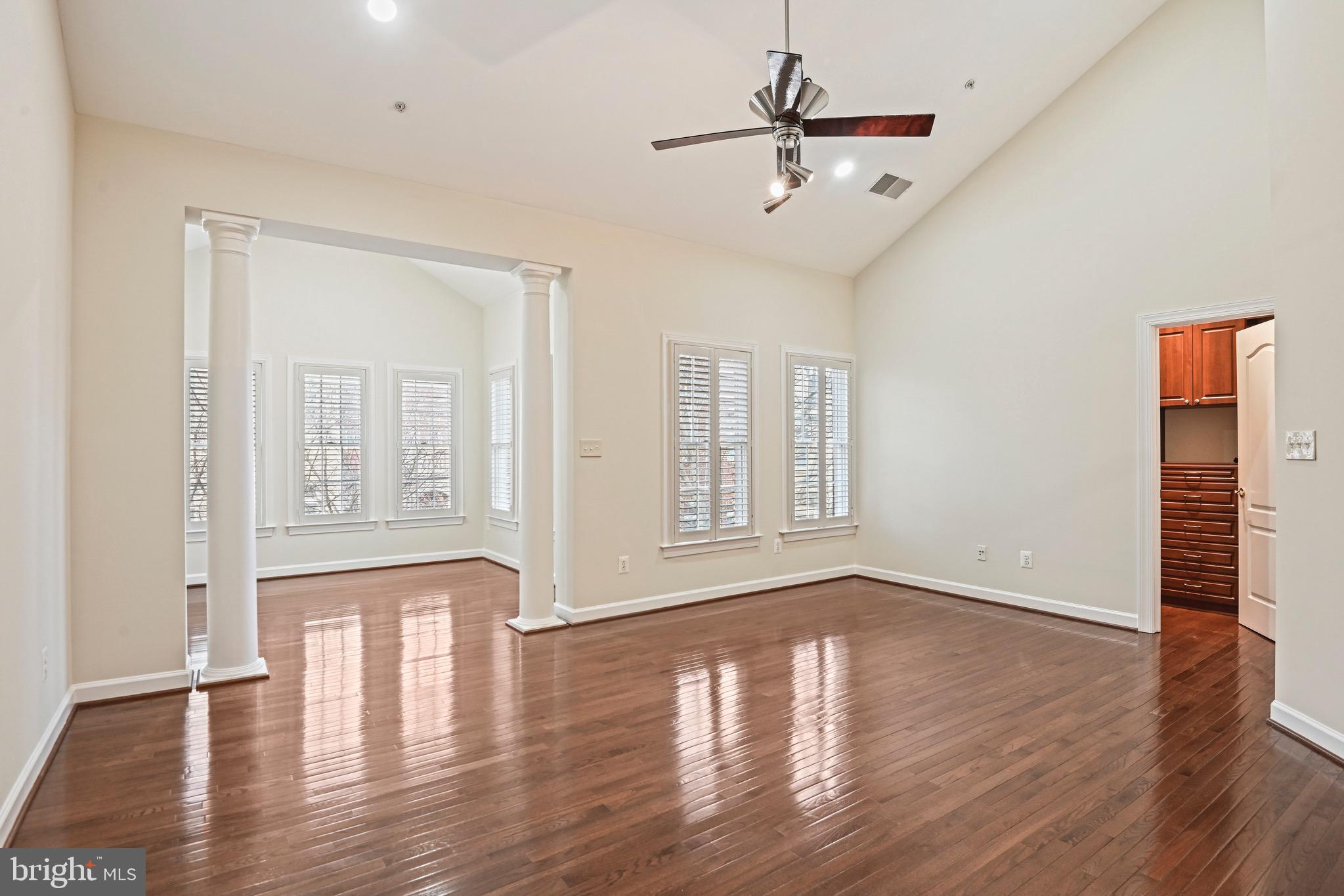 MCLEAN PLACE - Residential