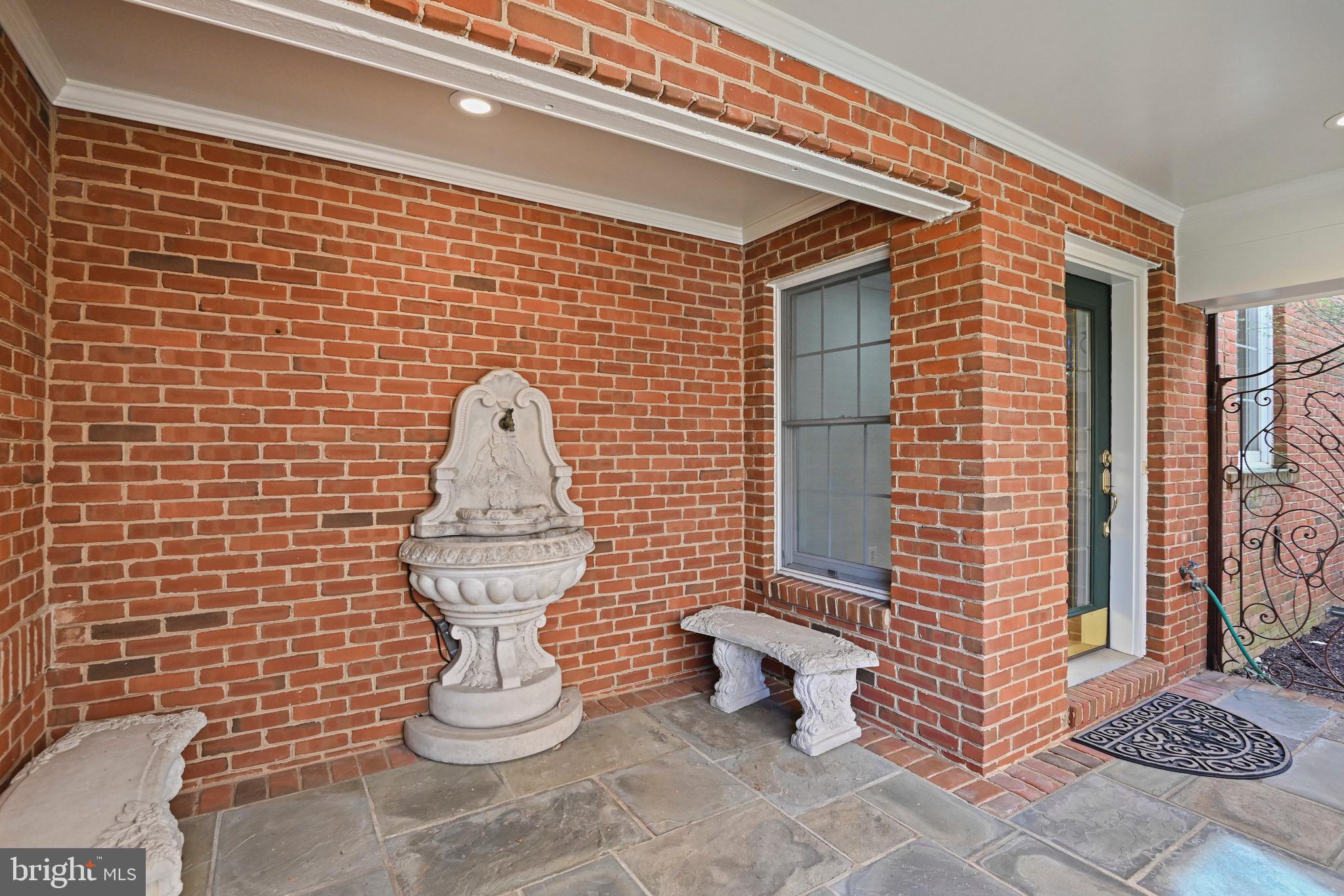 MCLEAN PLACE - Residential