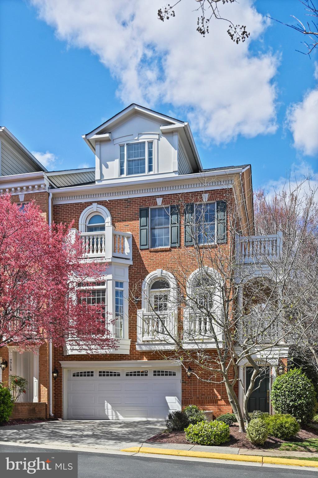 MCLEAN PLACE - Residential