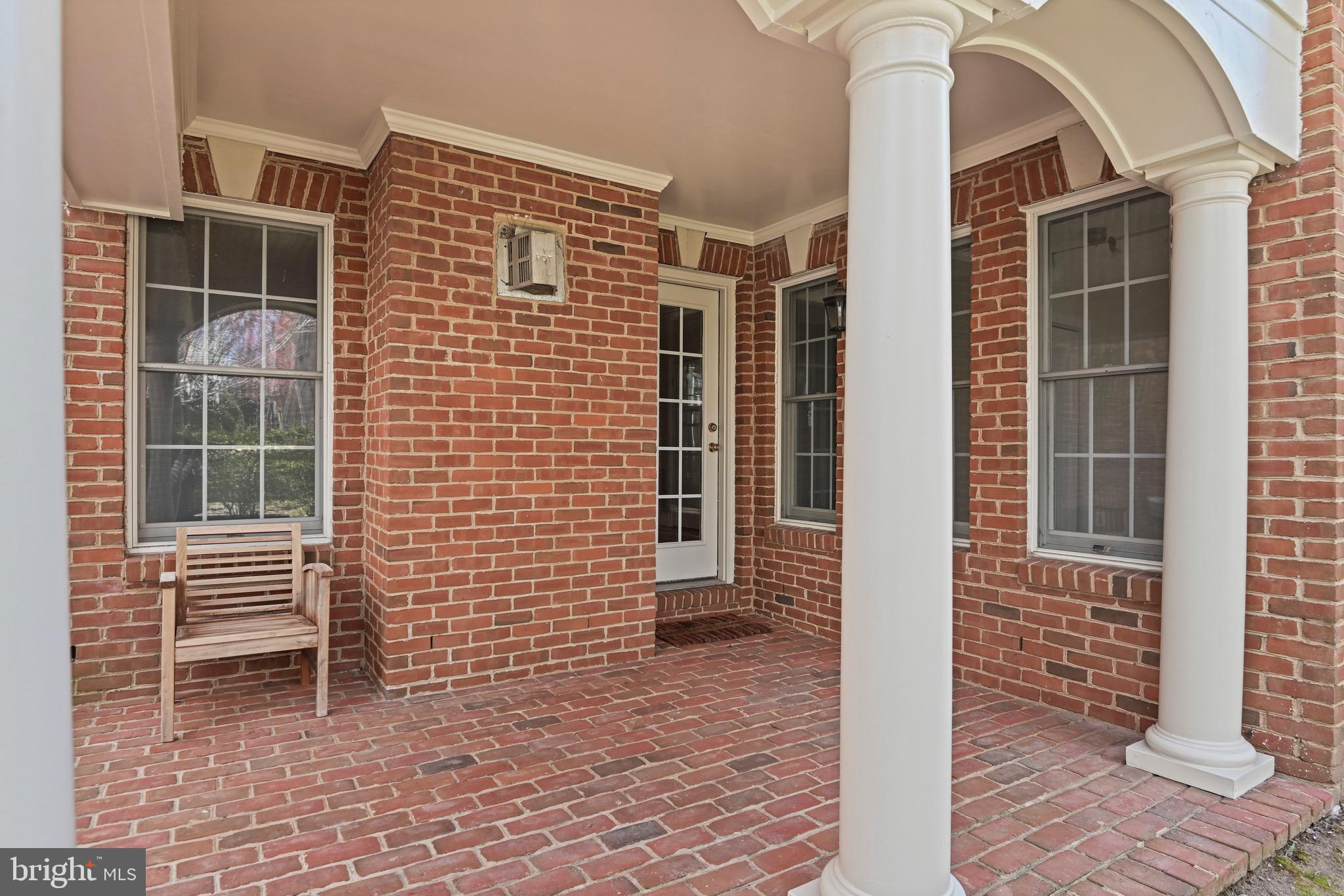 MCLEAN PLACE - Residential