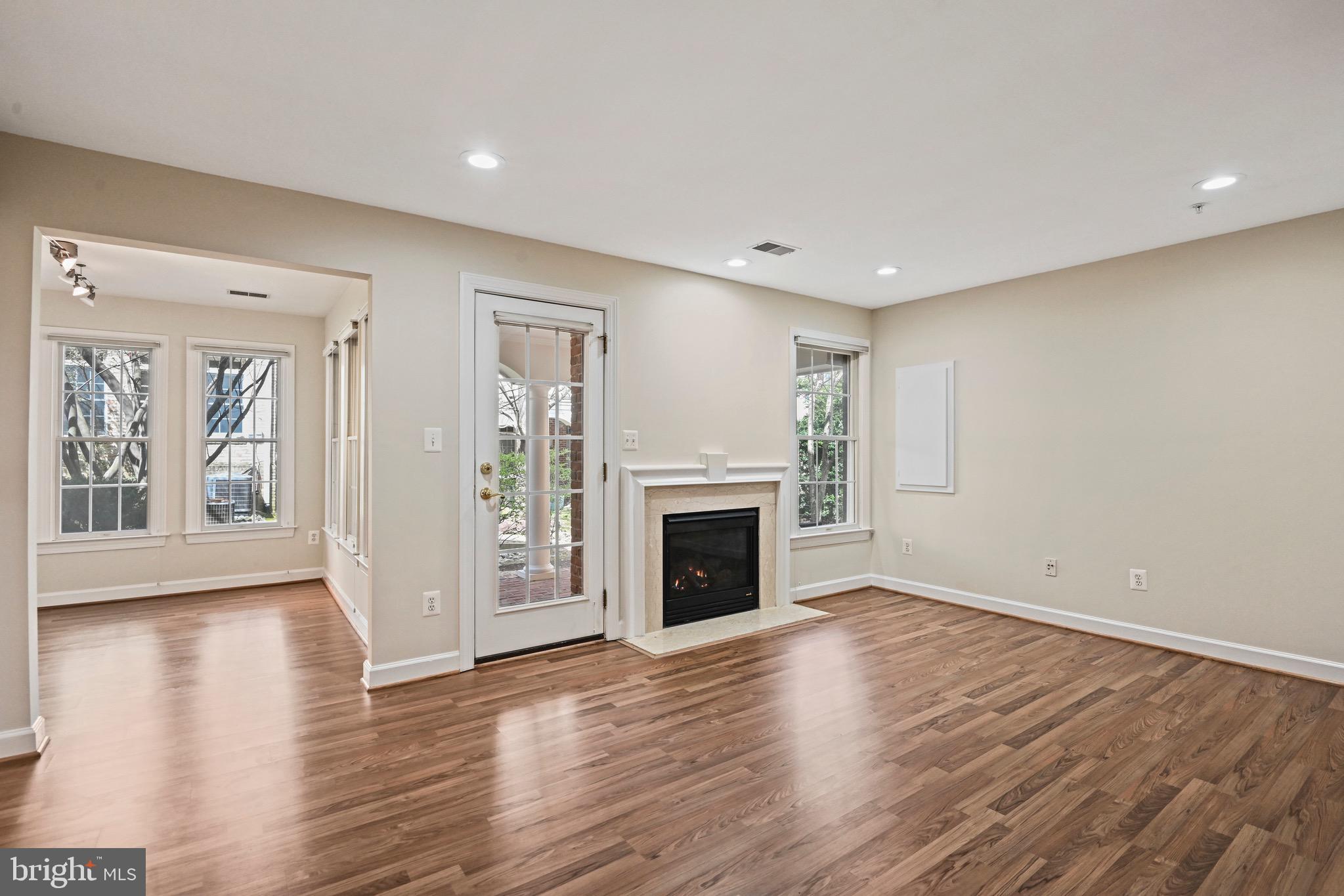 MCLEAN PLACE - Residential