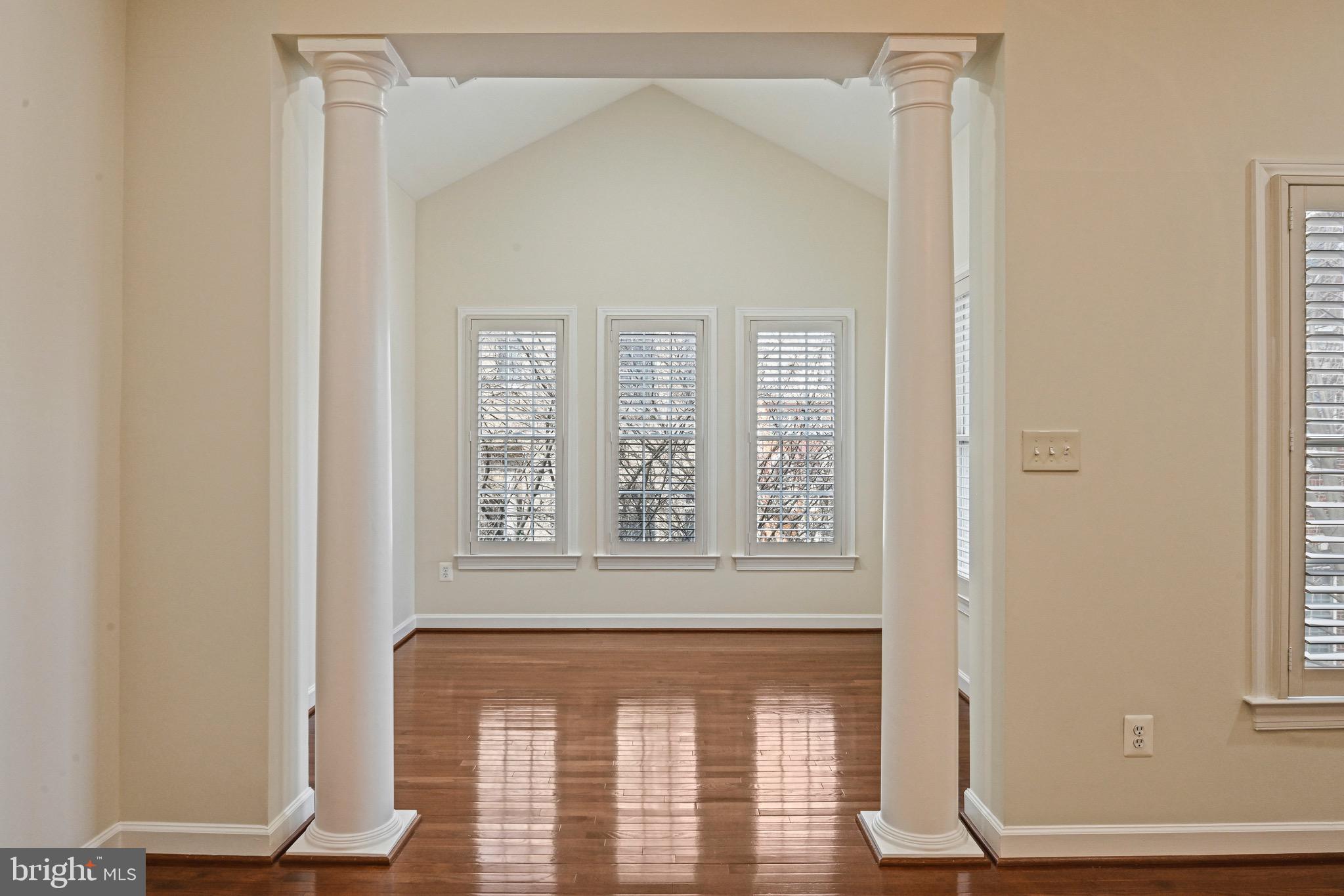 MCLEAN PLACE - Residential