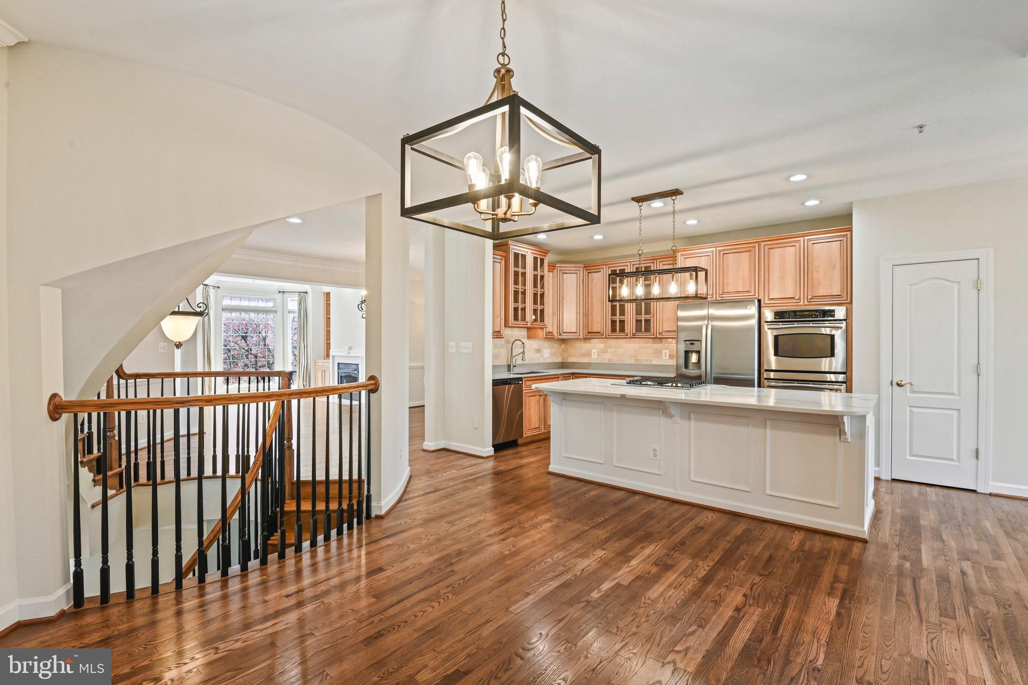 MCLEAN PLACE - Residential