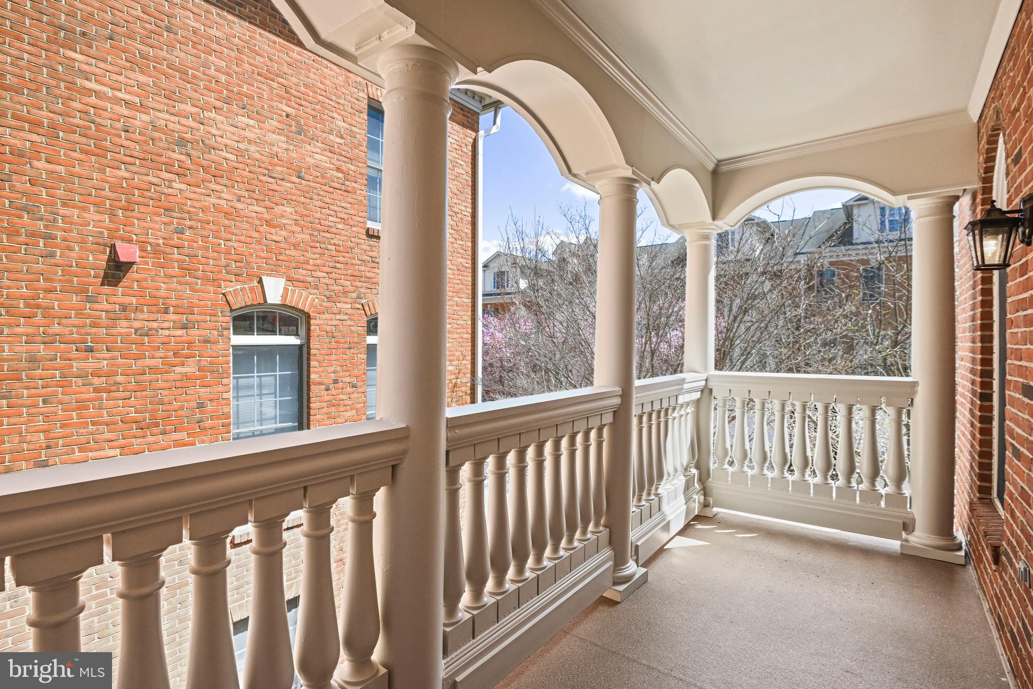 MCLEAN PLACE - Residential