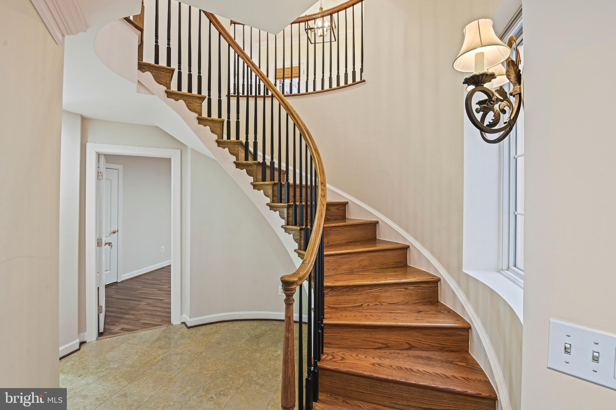 MCLEAN PLACE - Residential