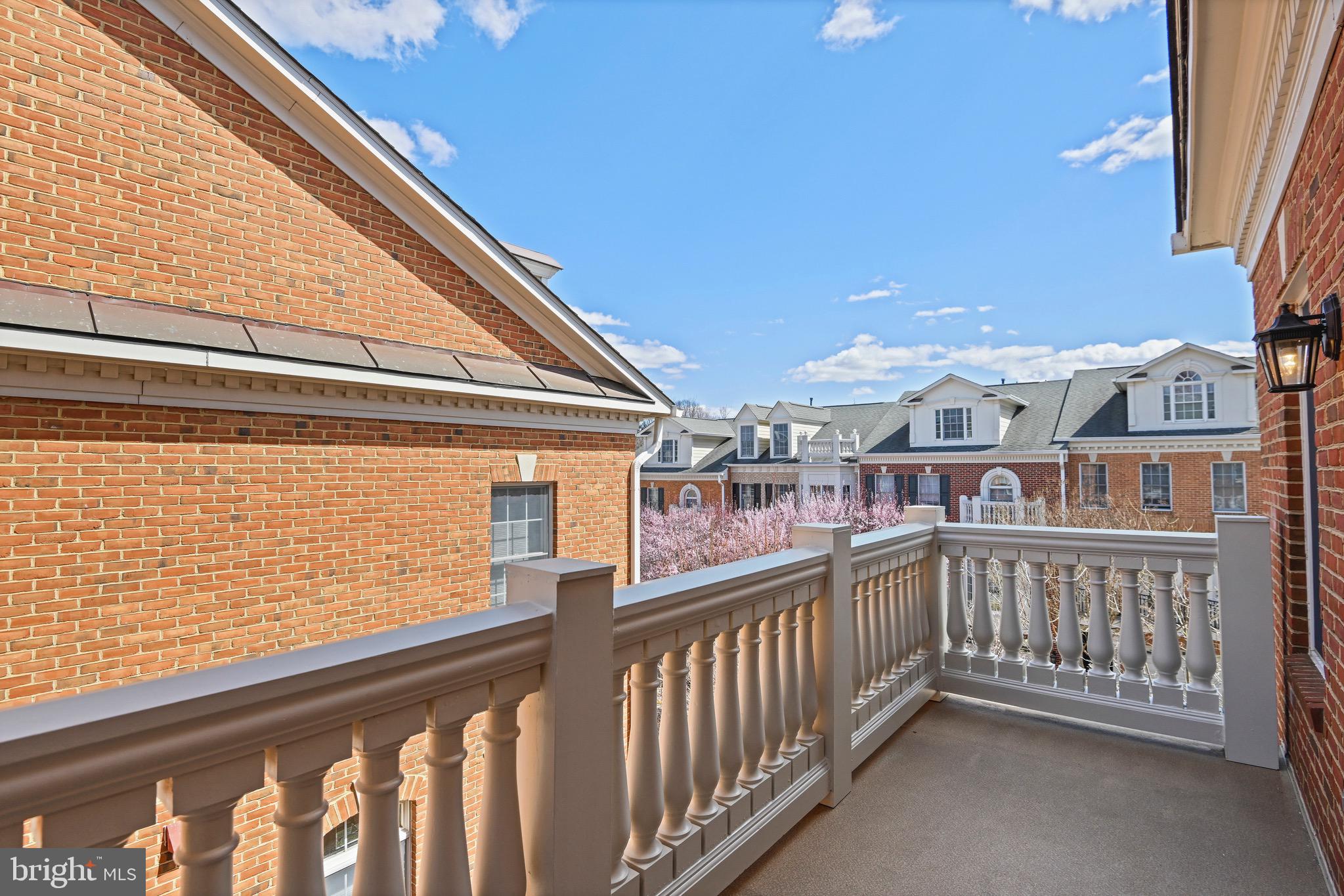 MCLEAN PLACE - Residential