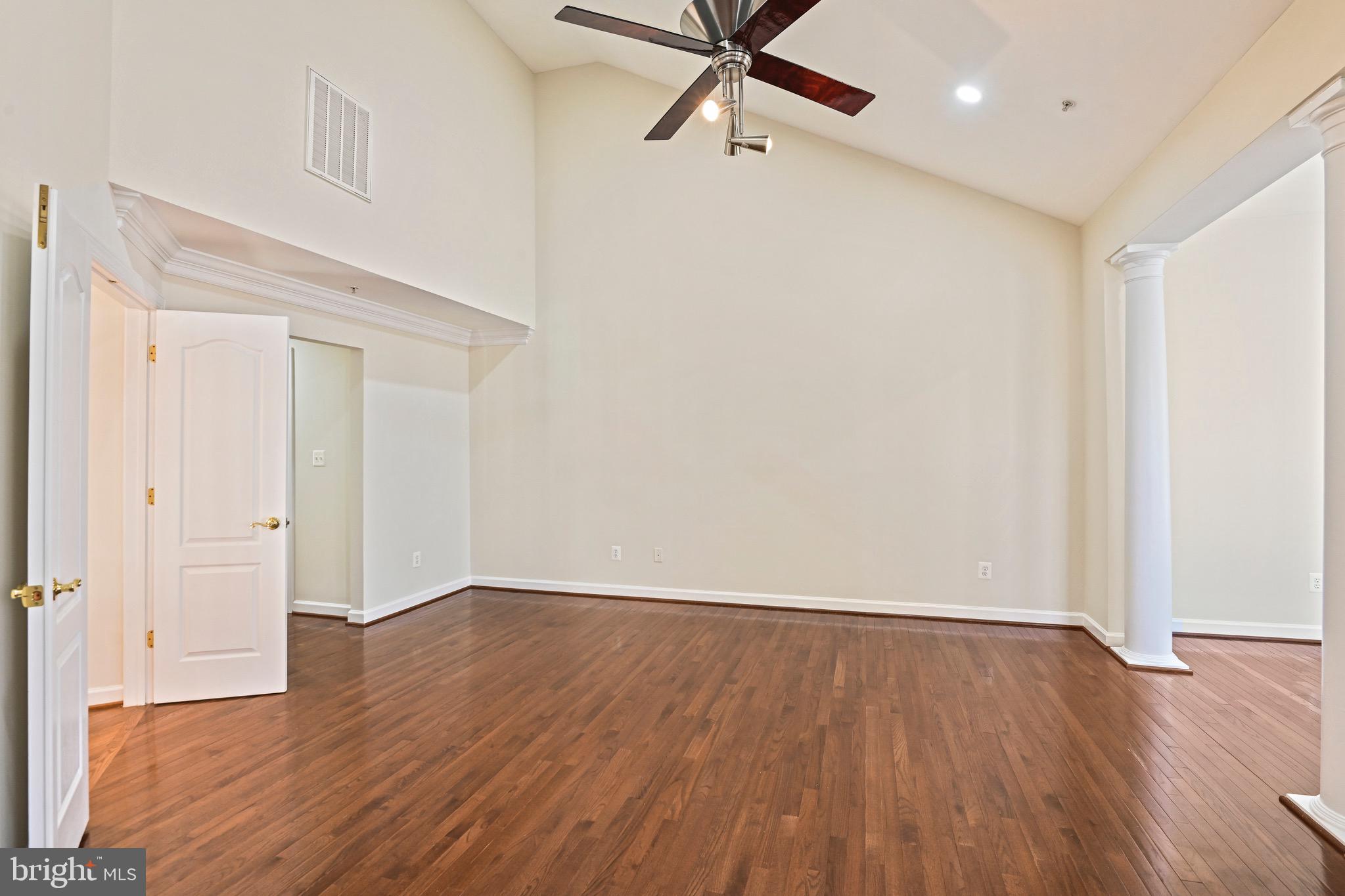 MCLEAN PLACE - Residential