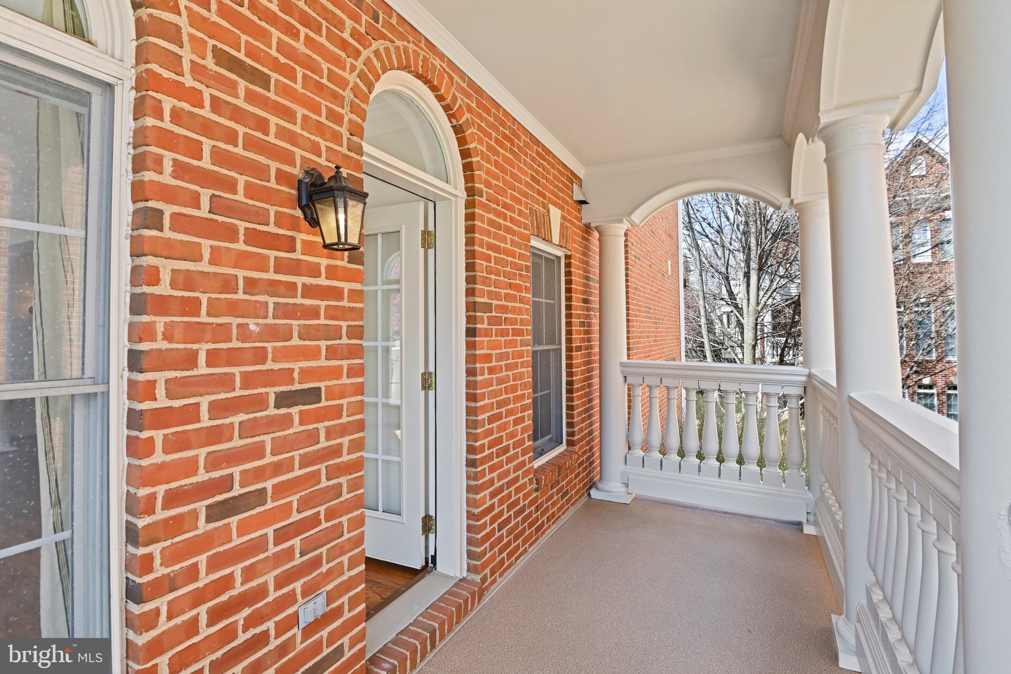 MCLEAN PLACE - Residential