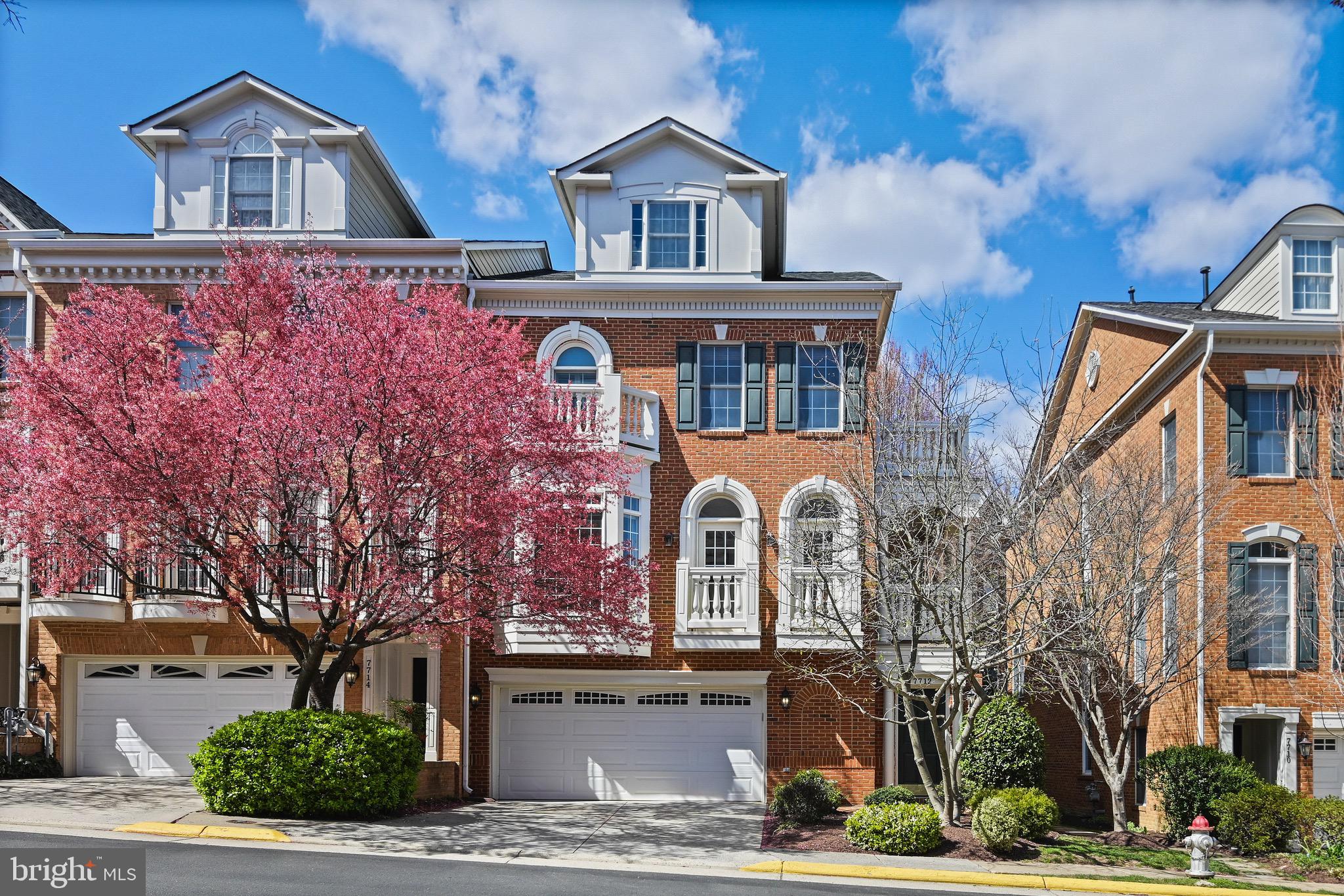 MCLEAN PLACE - Residential