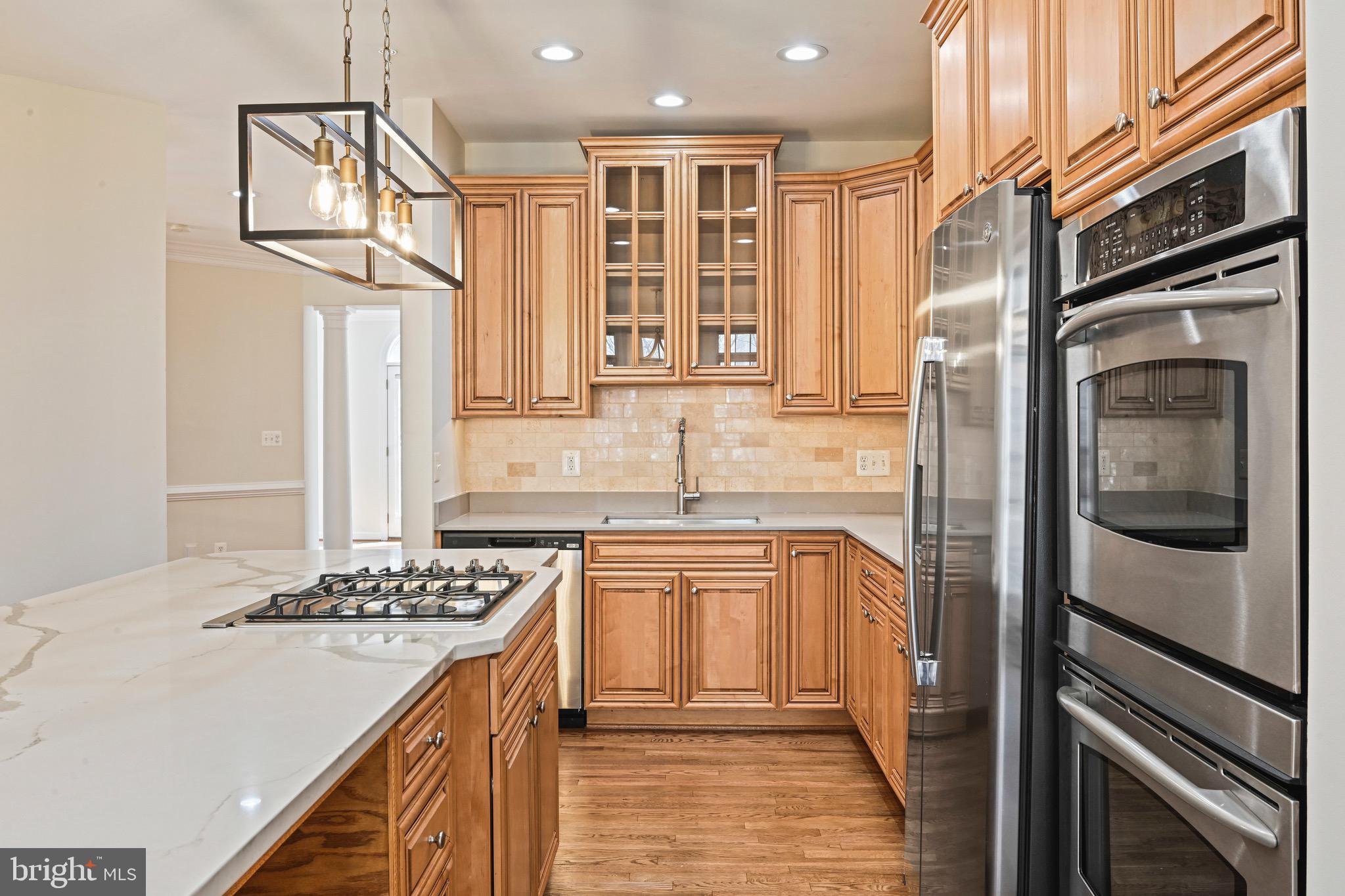 MCLEAN PLACE - Residential