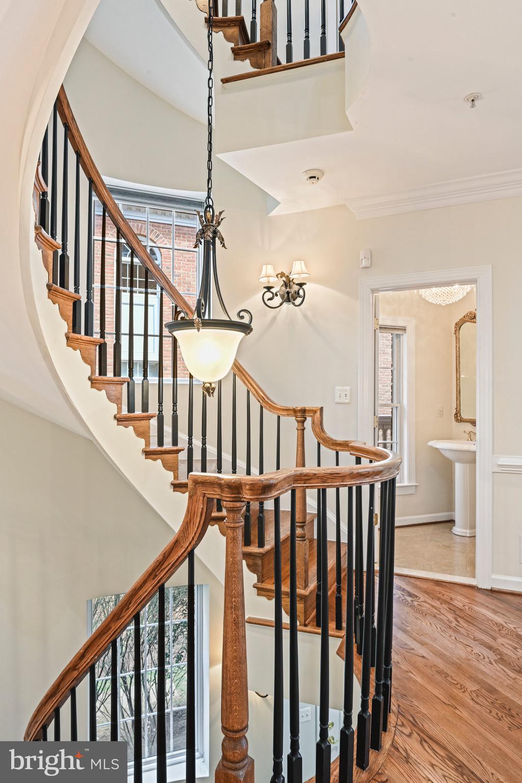 MCLEAN PLACE - Residential