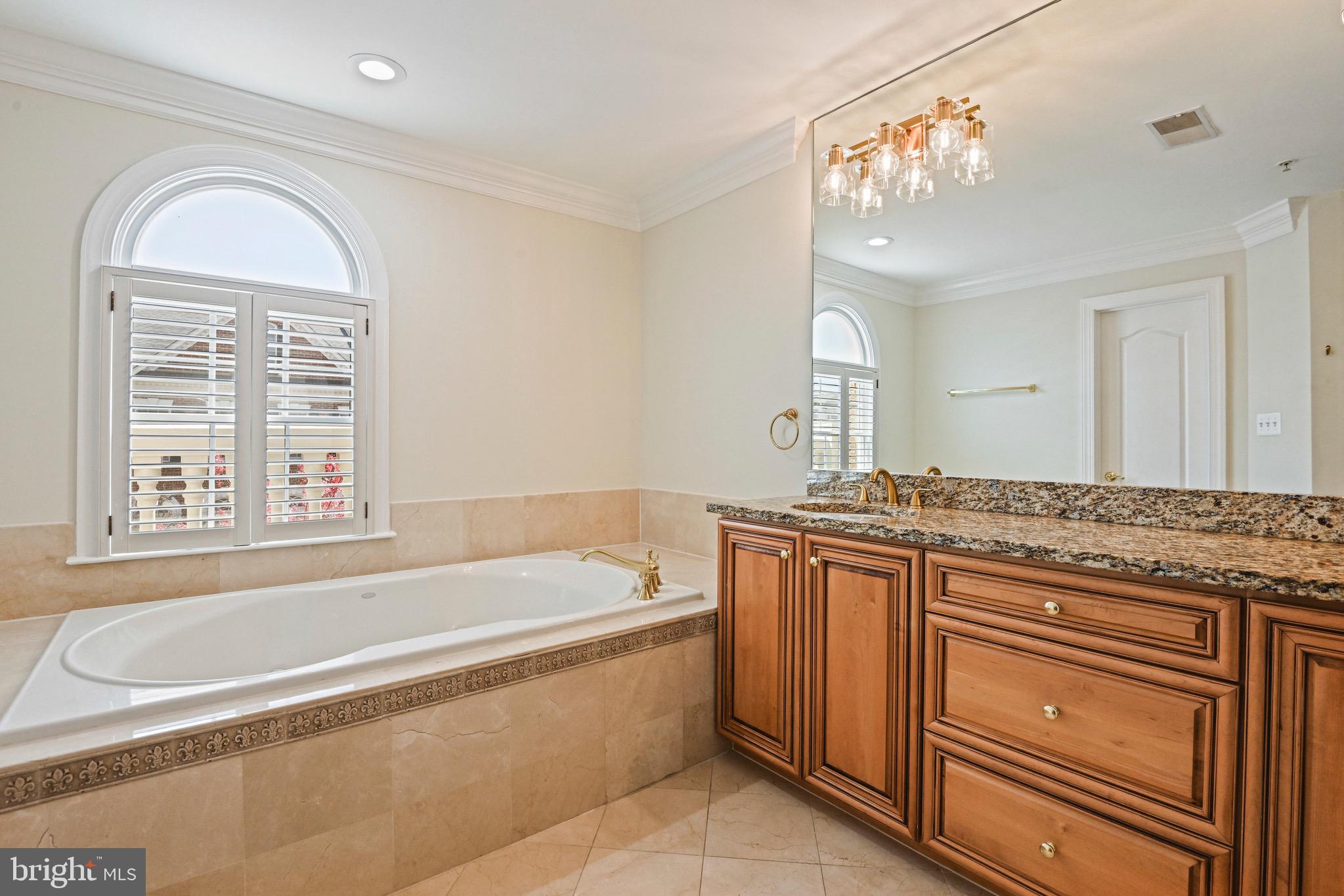 MCLEAN PLACE - Residential