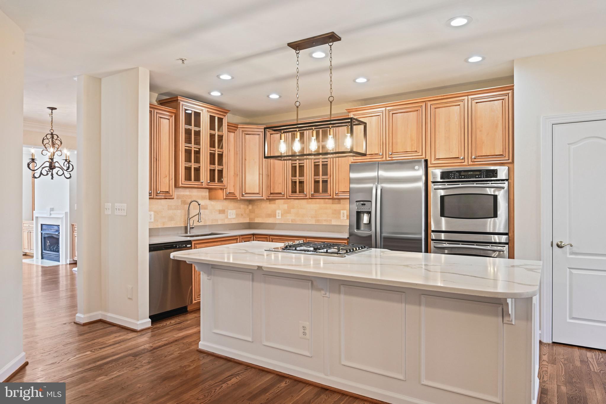 MCLEAN PLACE - Residential