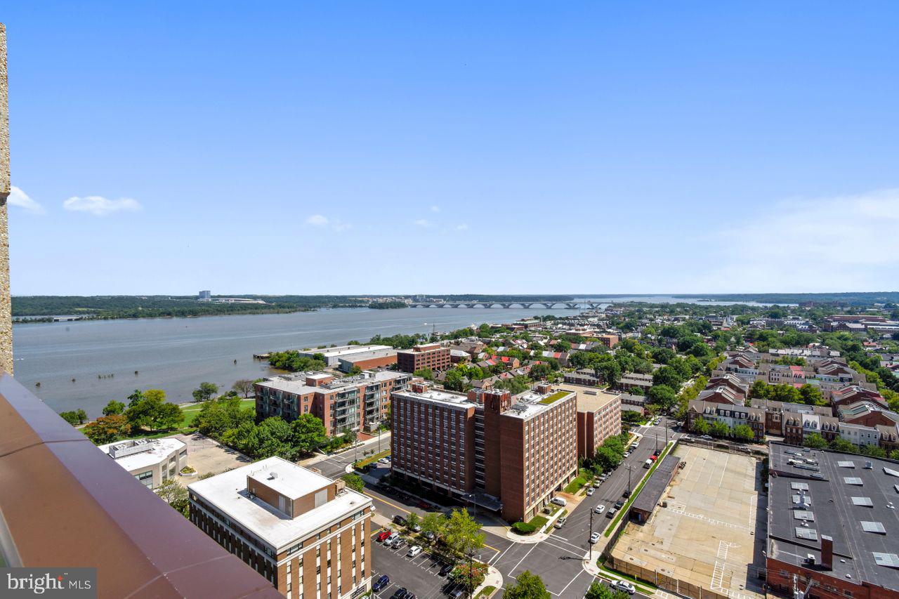ALEXANDRIA HOUSE - Residential