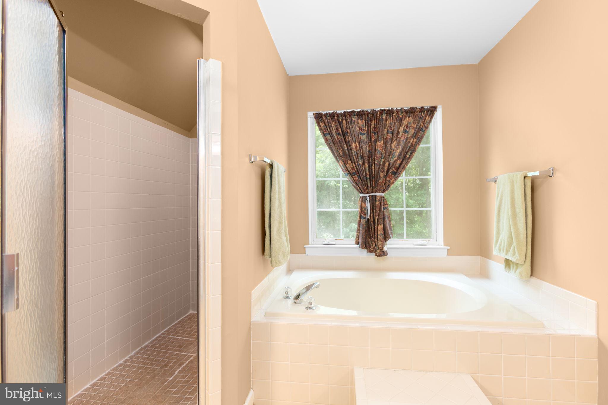 THE HILLS AT SNOWDEN - Residential