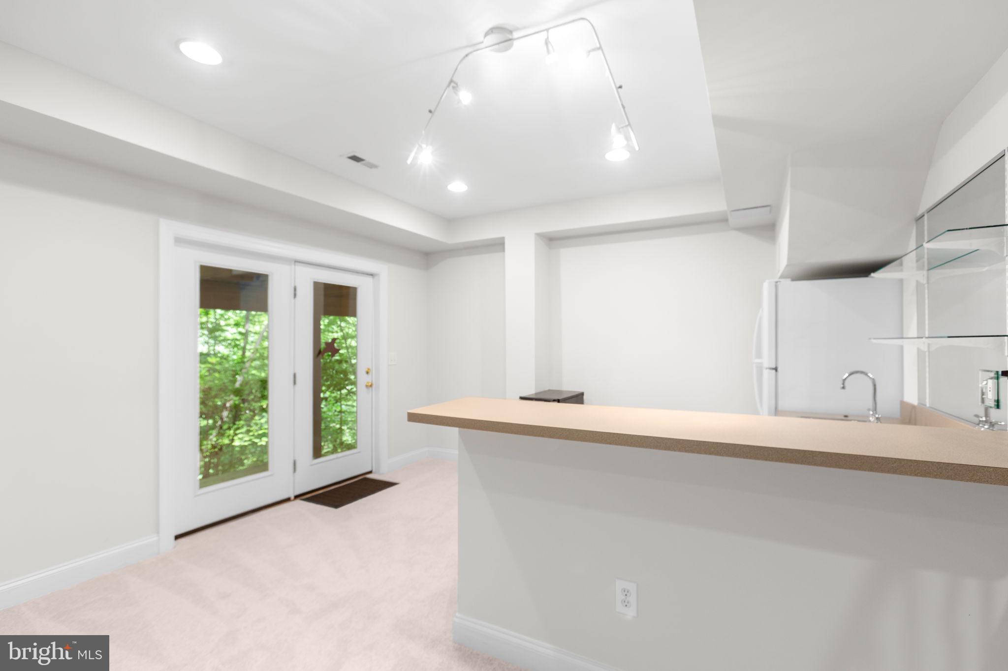 THE HILLS AT SNOWDEN - Residential