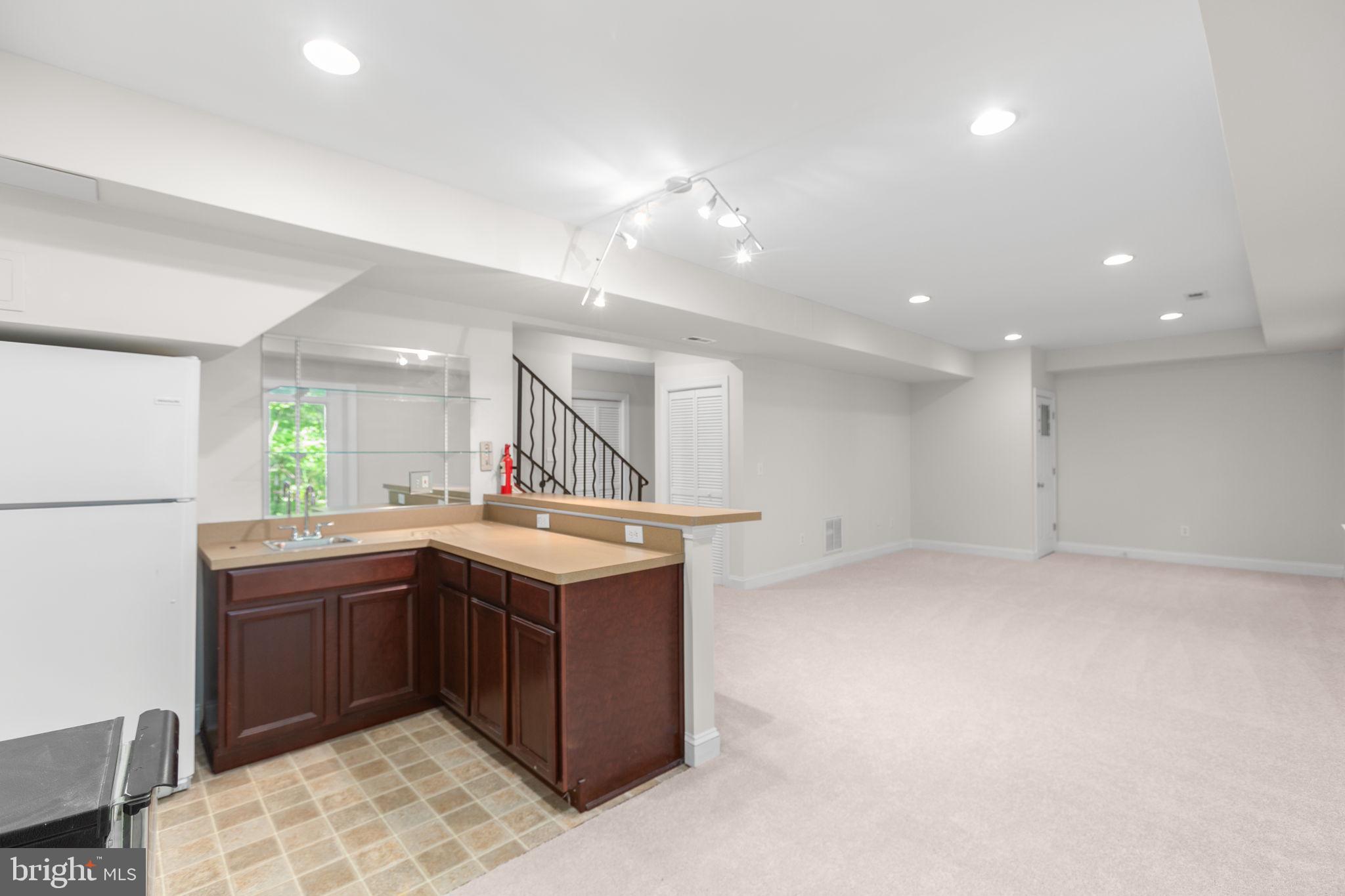 THE HILLS AT SNOWDEN - Residential