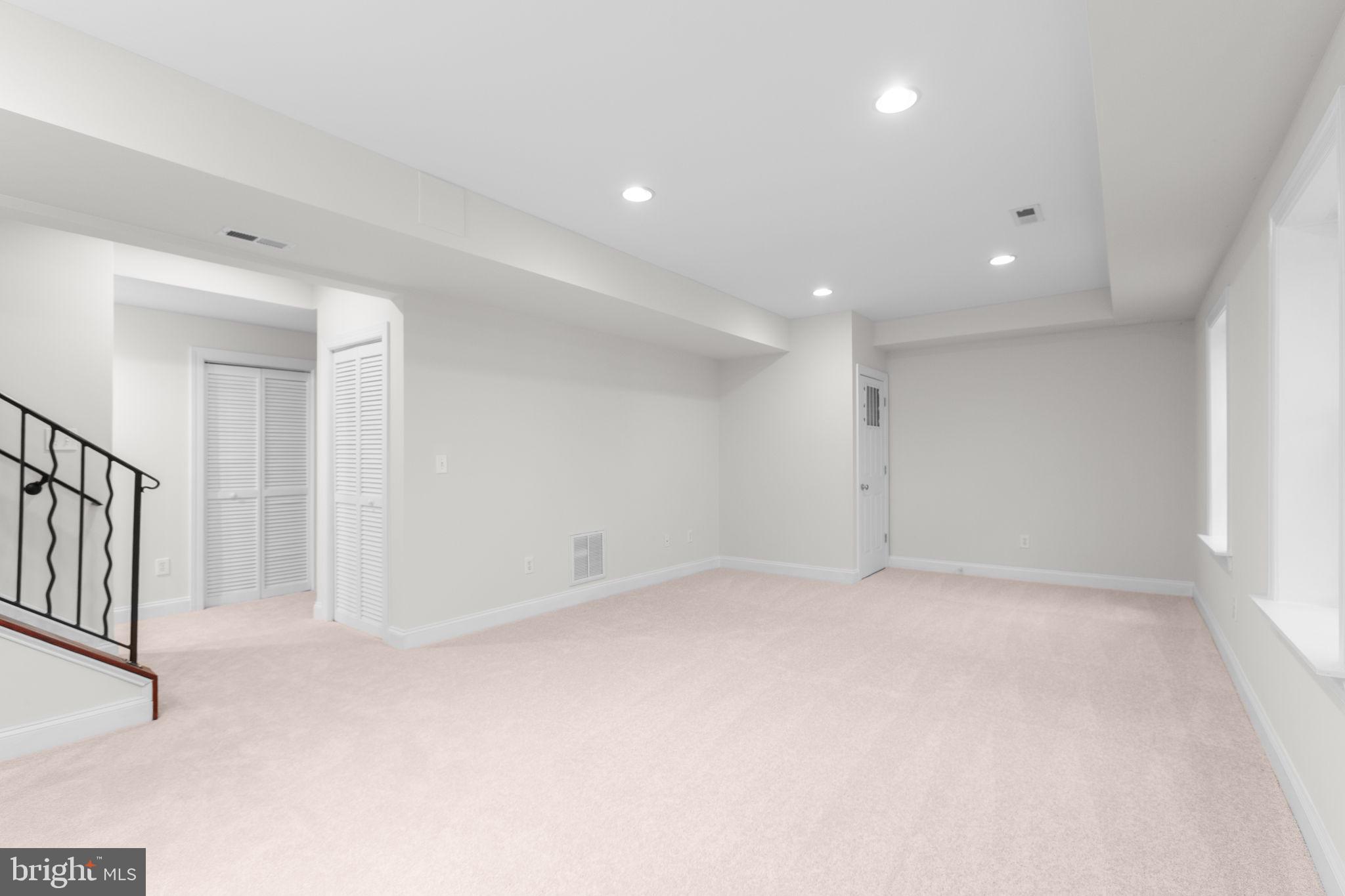 THE HILLS AT SNOWDEN - Residential