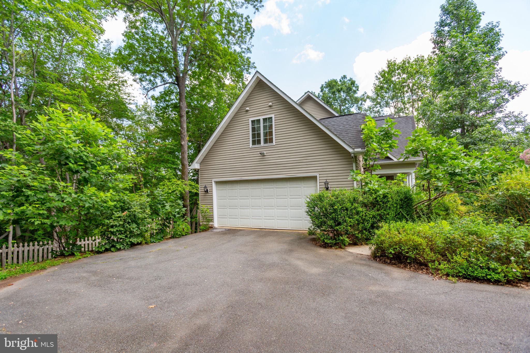 THE HILLS AT SNOWDEN - Residential