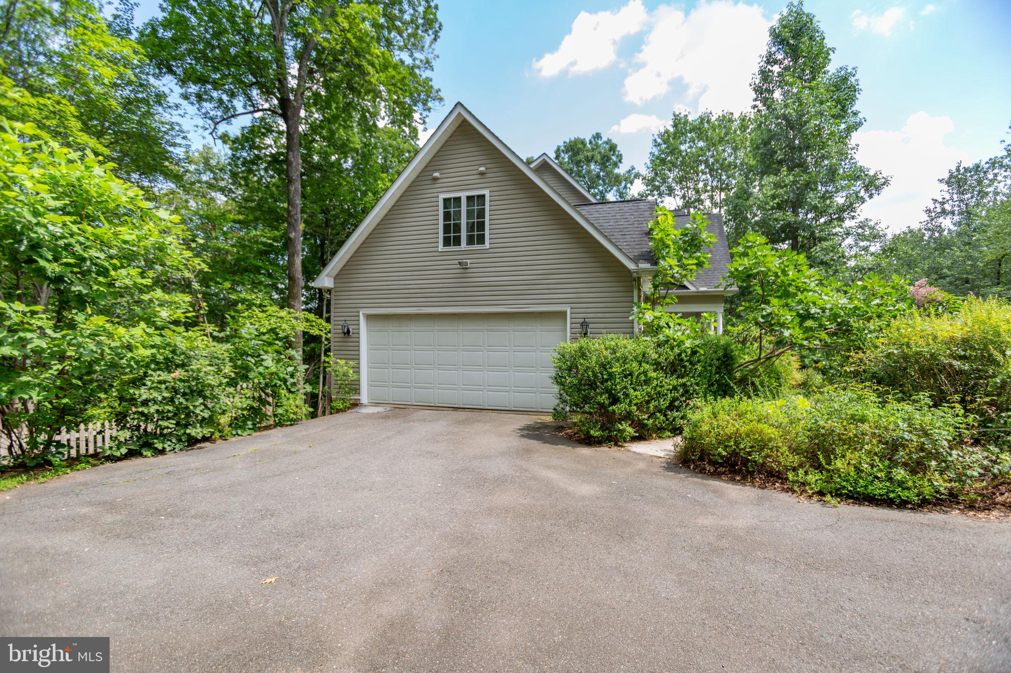 THE HILLS AT SNOWDEN - Residential