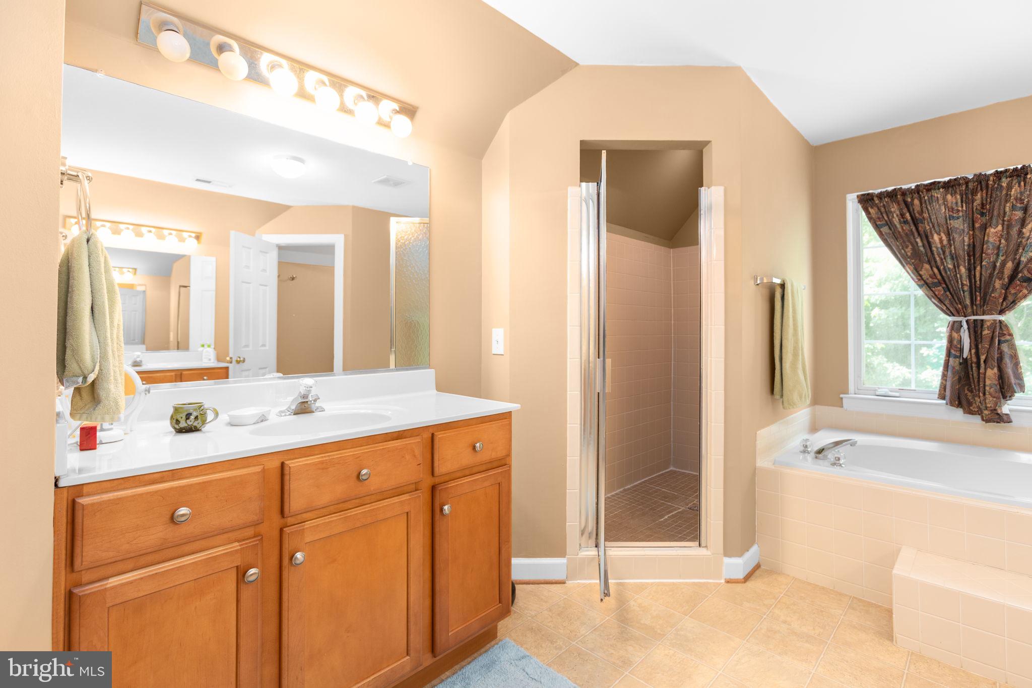 THE HILLS AT SNOWDEN - Residential