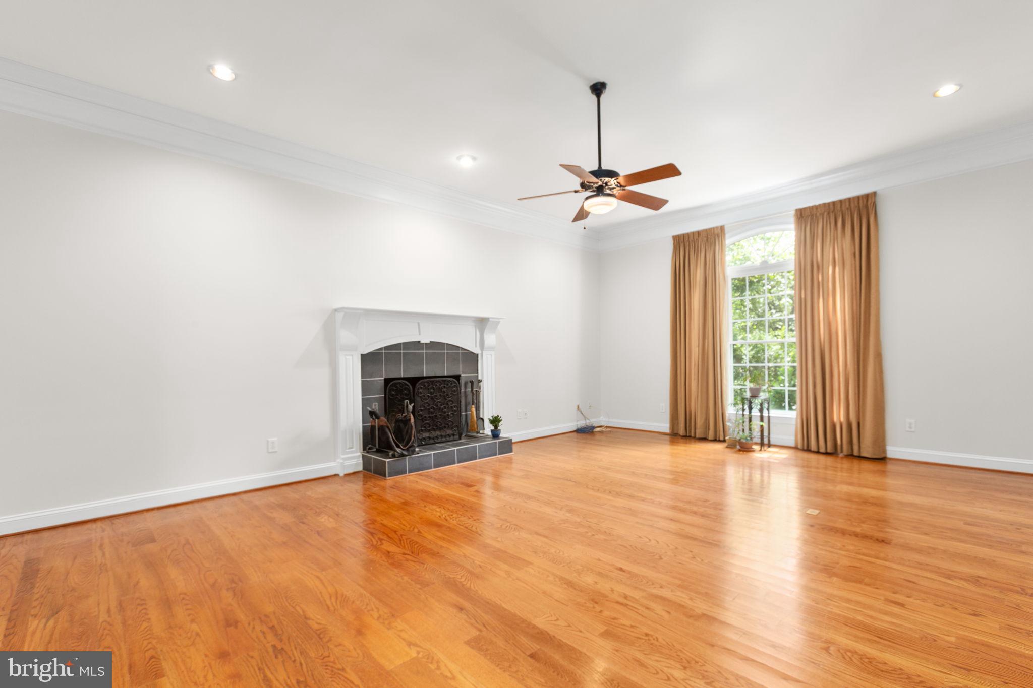 THE HILLS AT SNOWDEN - Residential