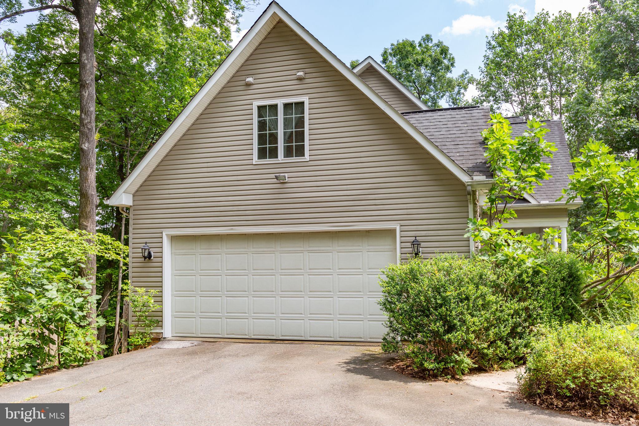 THE HILLS AT SNOWDEN - Residential