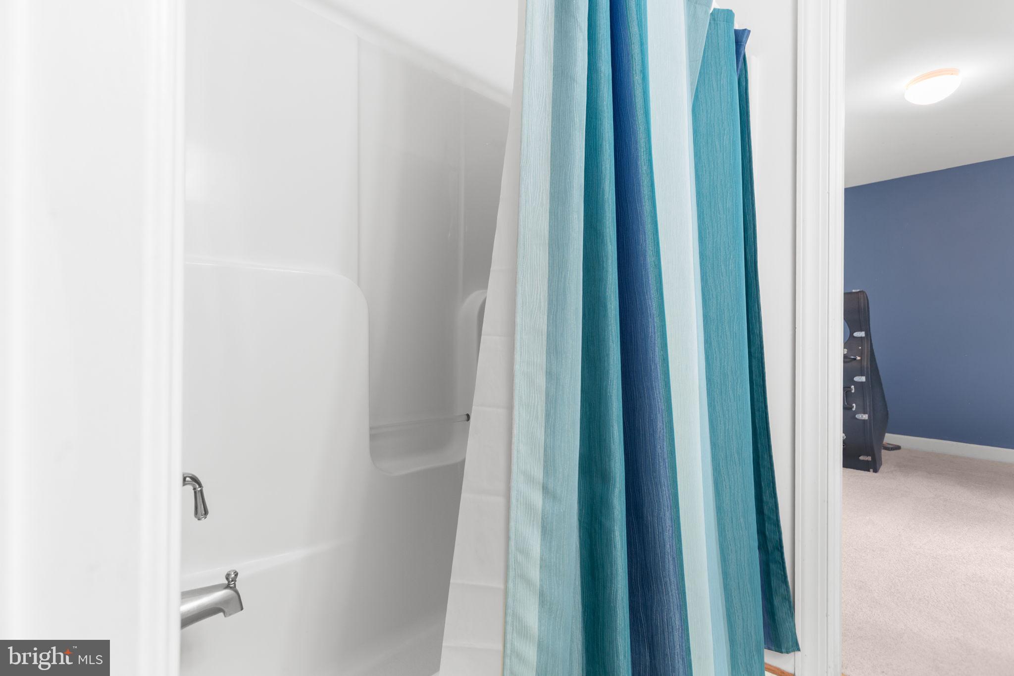 THE HILLS AT SNOWDEN - Residential