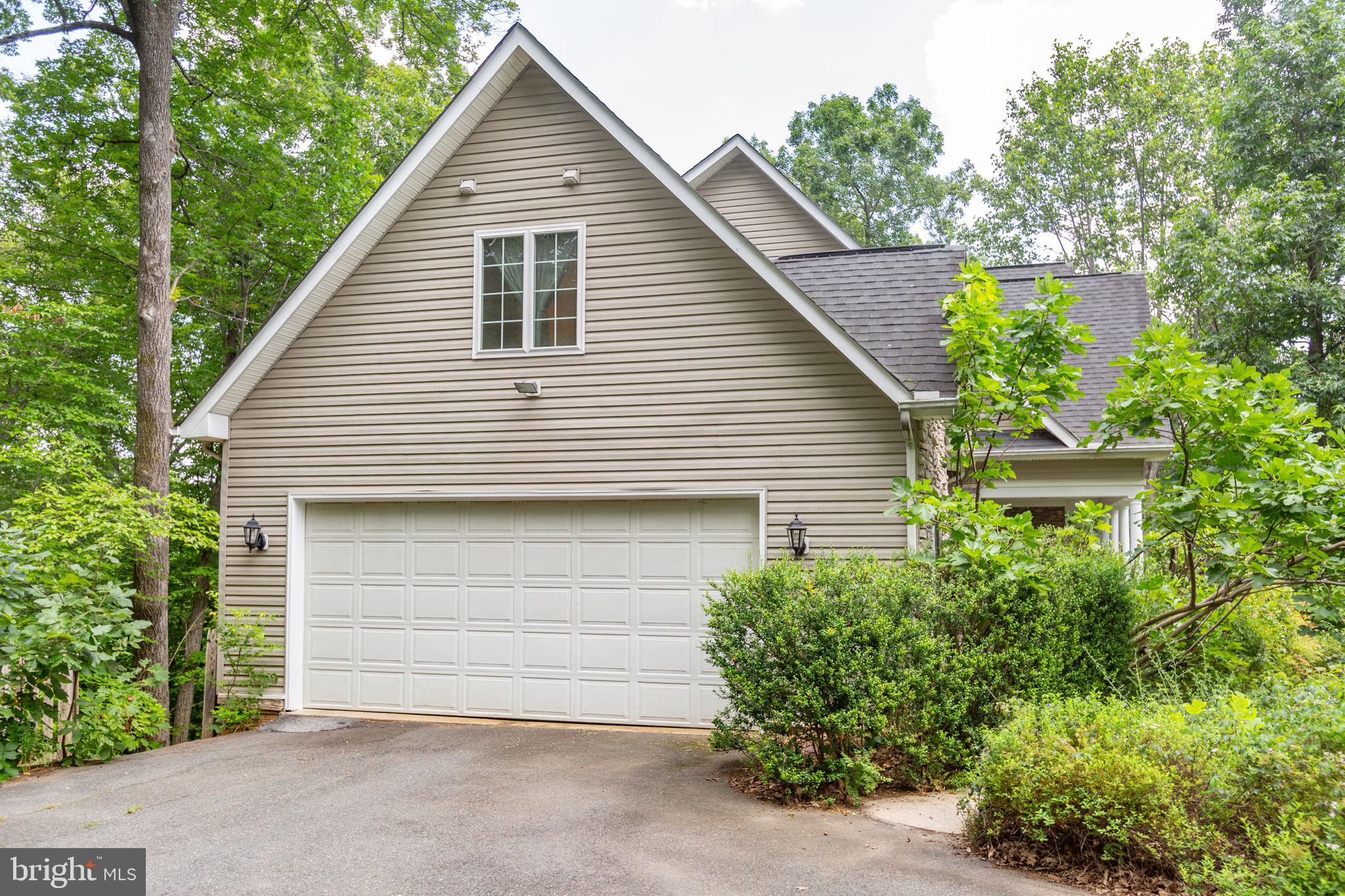 THE HILLS AT SNOWDEN - Residential