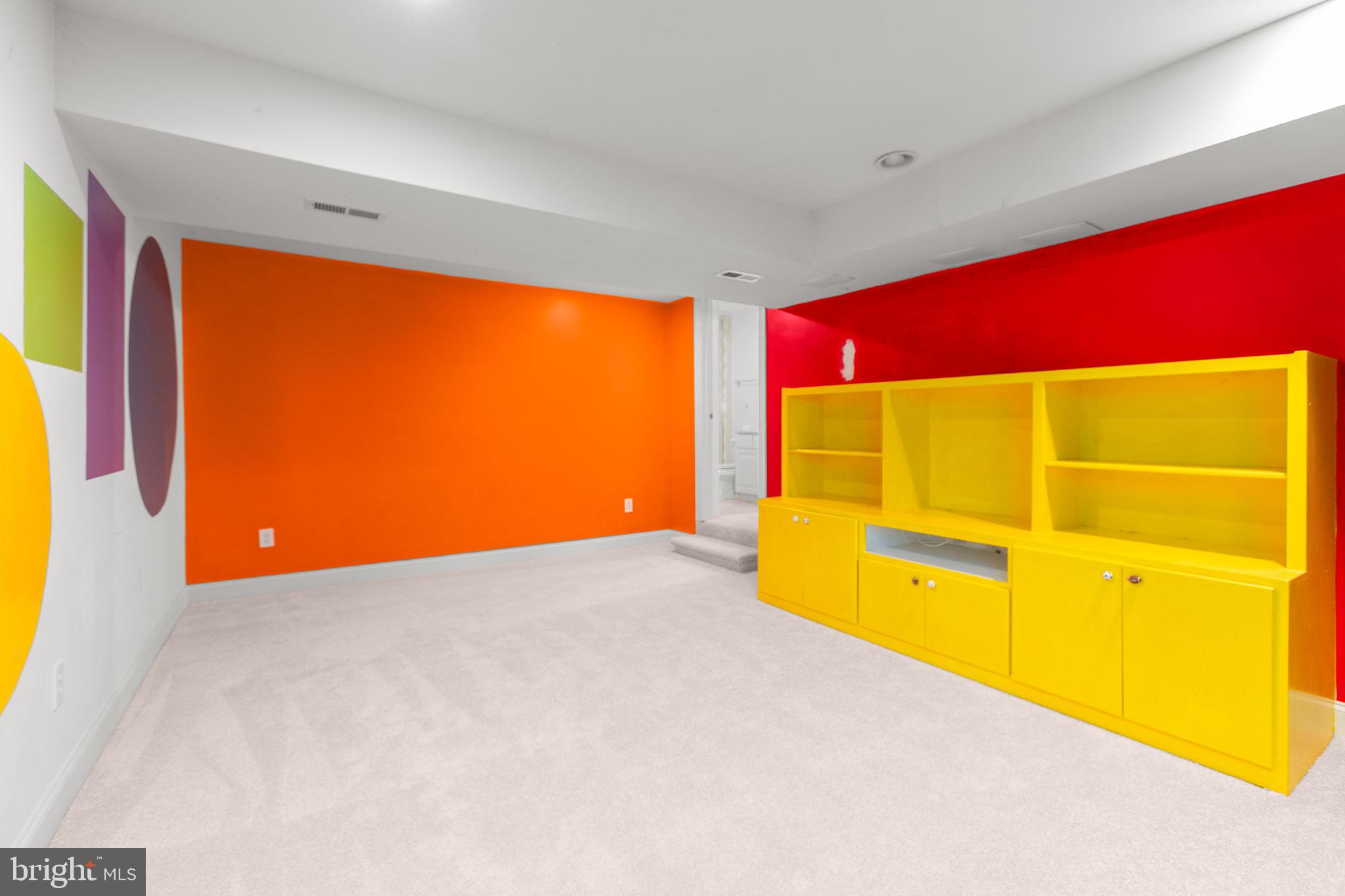 THE HILLS AT SNOWDEN - Residential