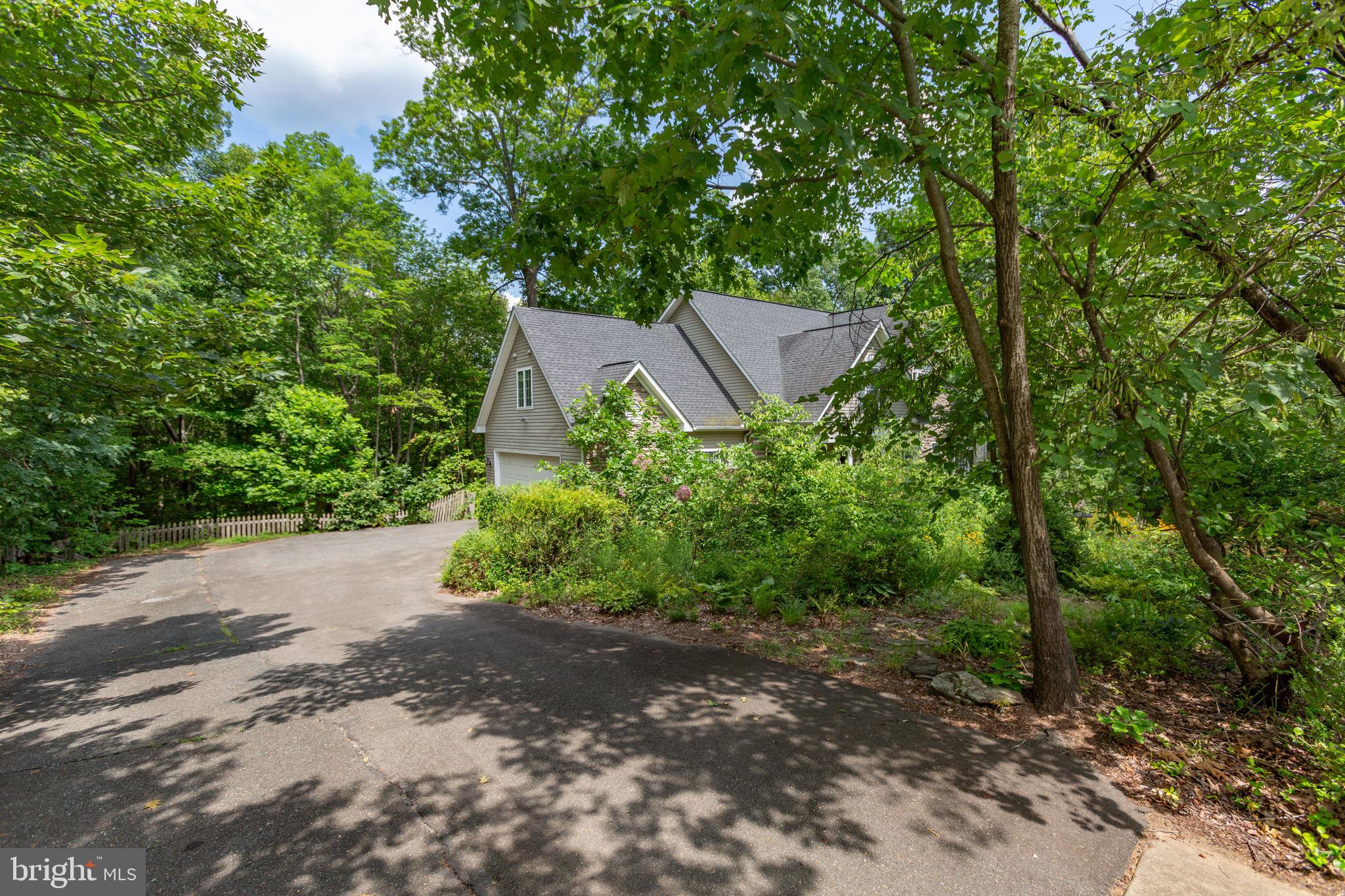 THE HILLS AT SNOWDEN - Residential