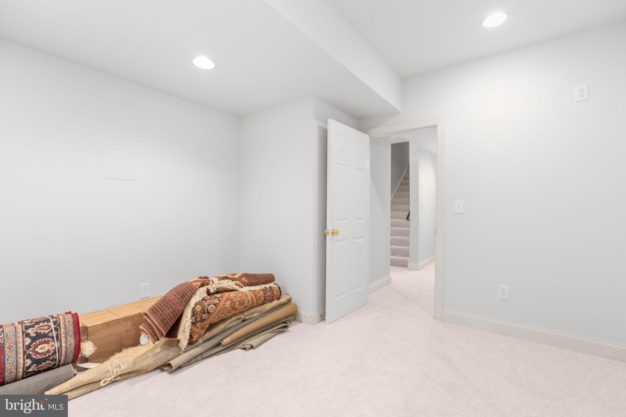 THE HILLS AT SNOWDEN - Residential