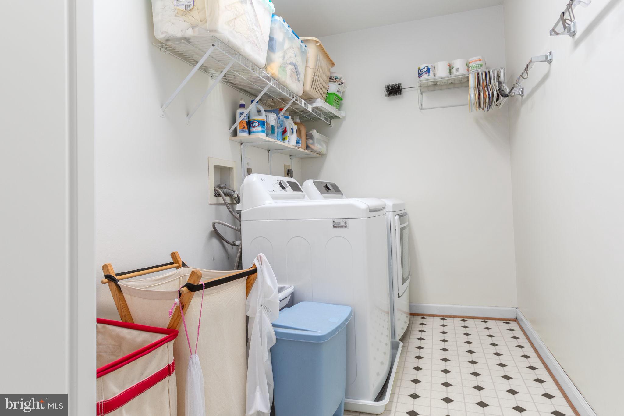 THE HILLS AT SNOWDEN - Residential