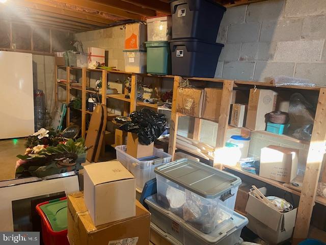 TWIN LAKES - Residential