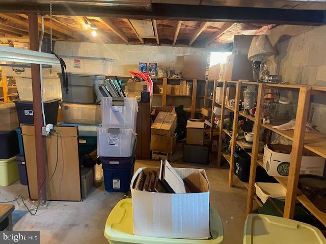 TWIN LAKES - Residential