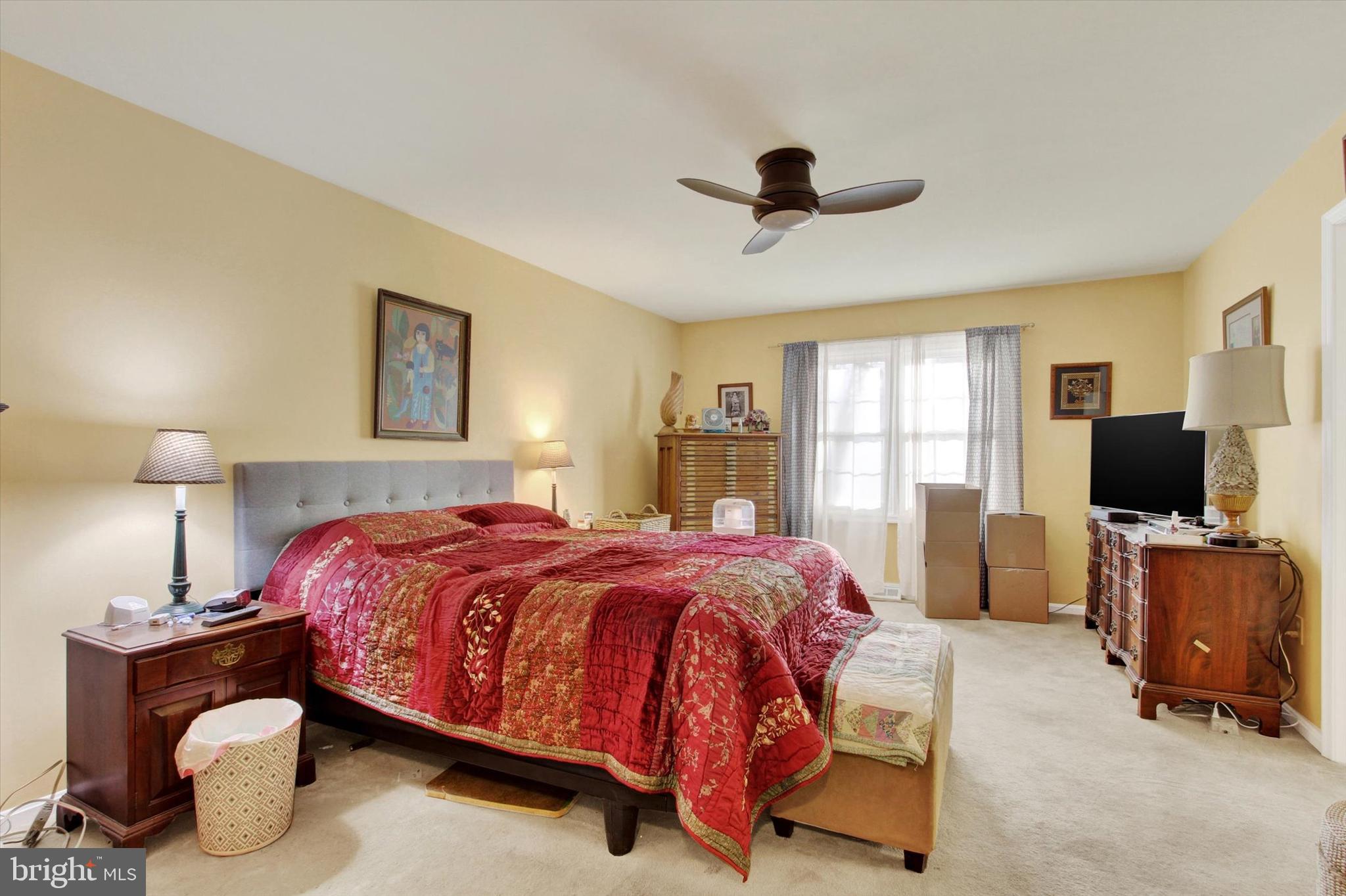 TWIN LAKES - Residential