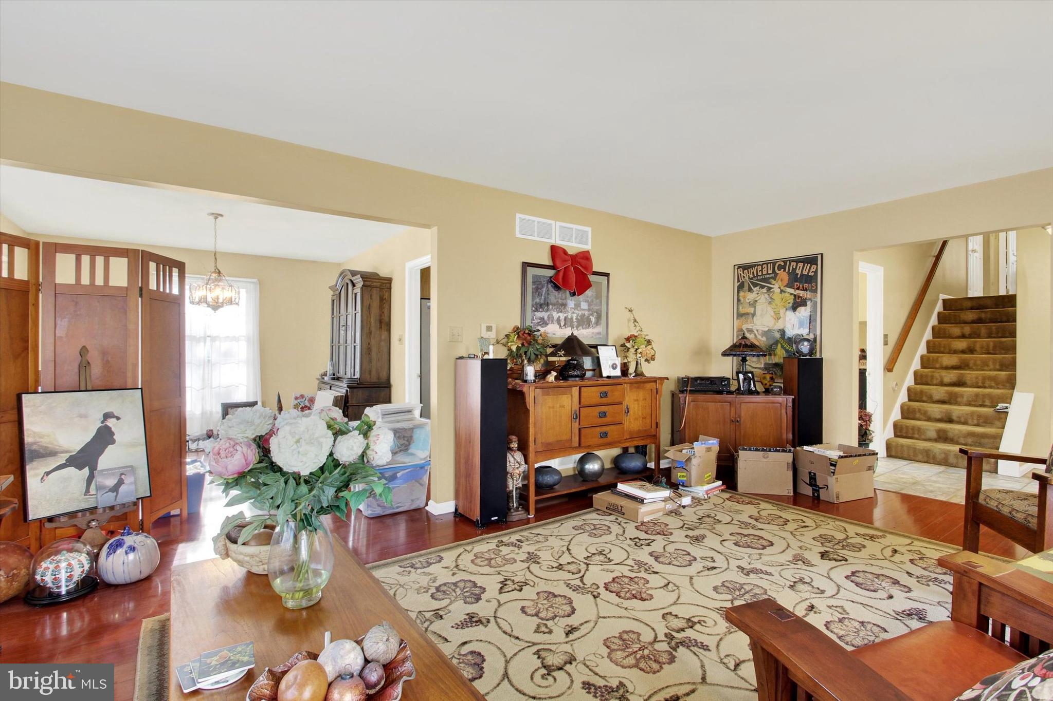 TWIN LAKES - Residential