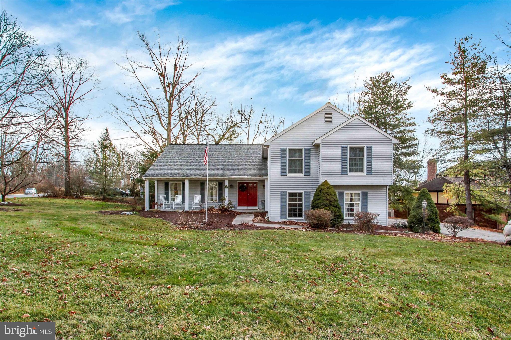 TWIN LAKES - Residential