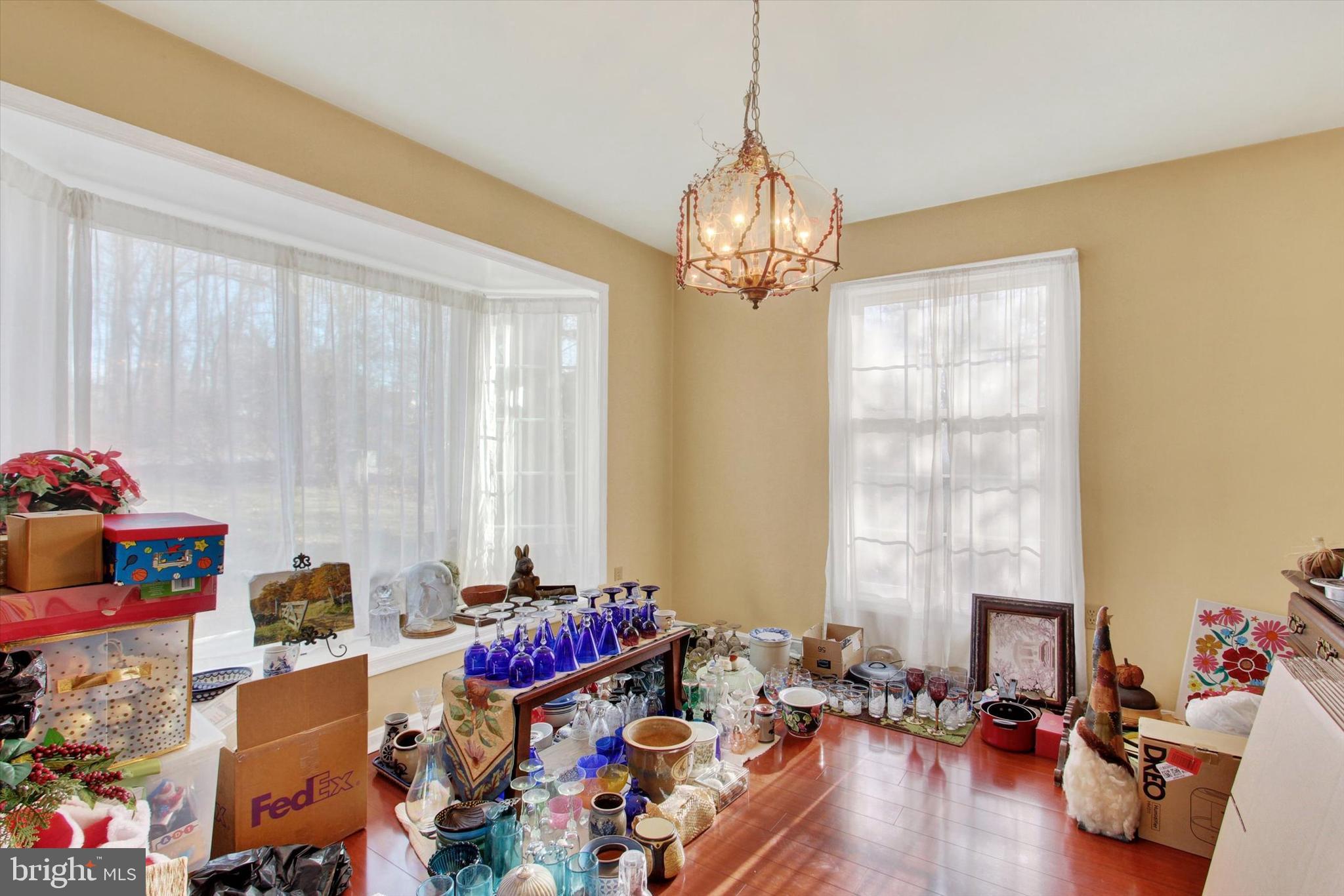 TWIN LAKES - Residential