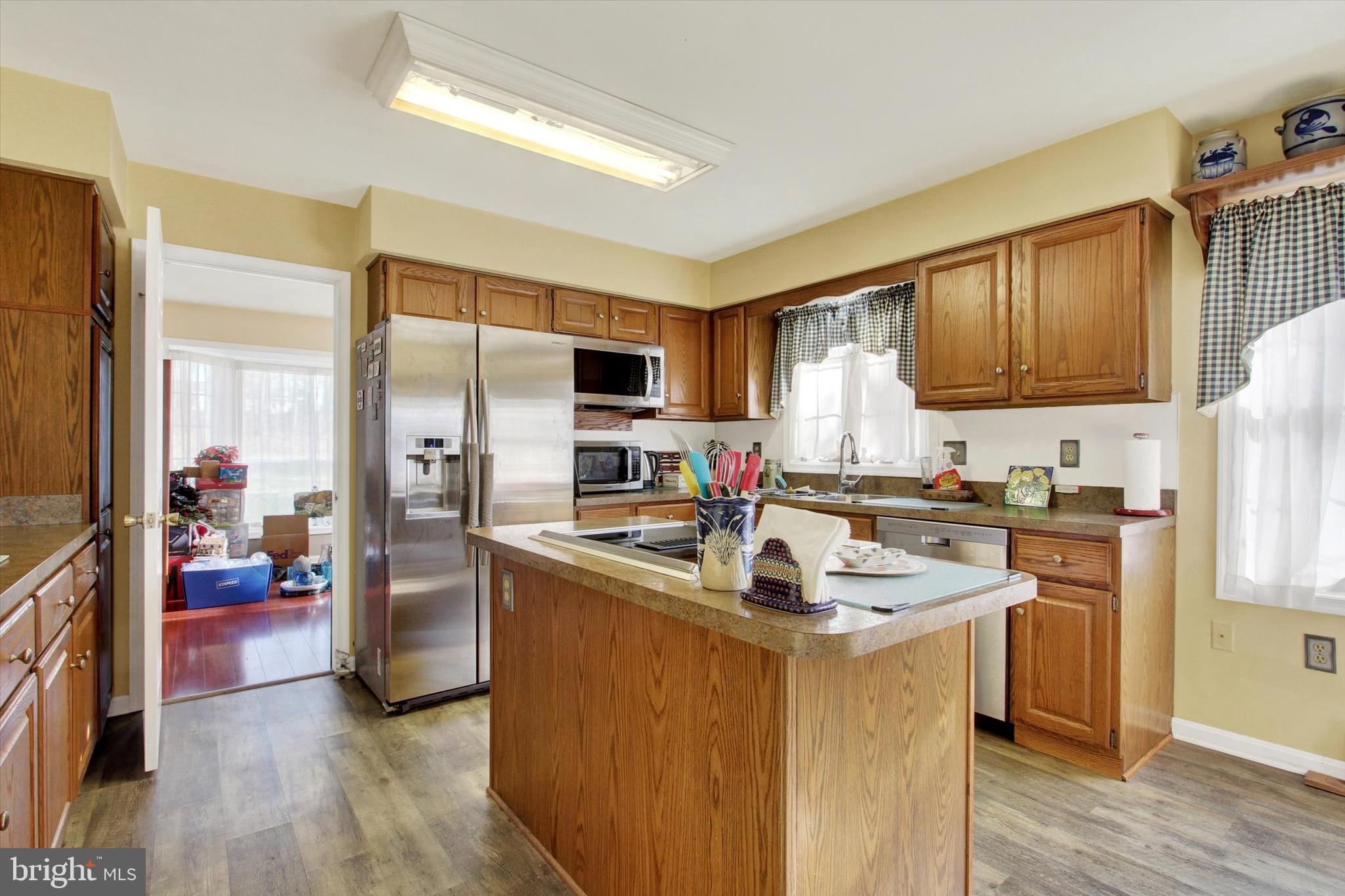 TWIN LAKES - Residential