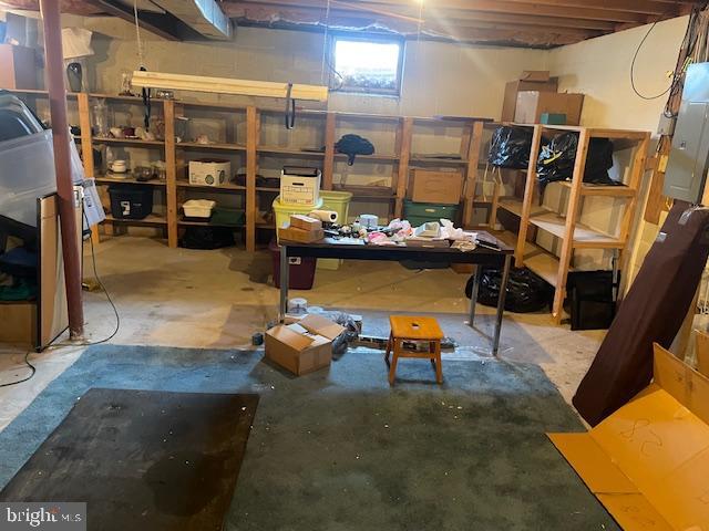 TWIN LAKES - Residential